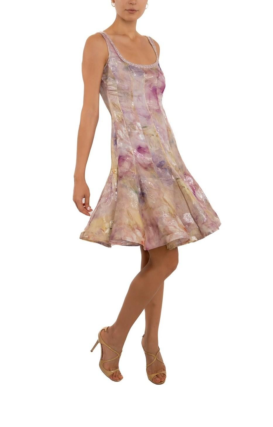 1990S Robe de cocktail en mousseline de soie lurex violet et jaune pastel avec bordure perlée en vente 3