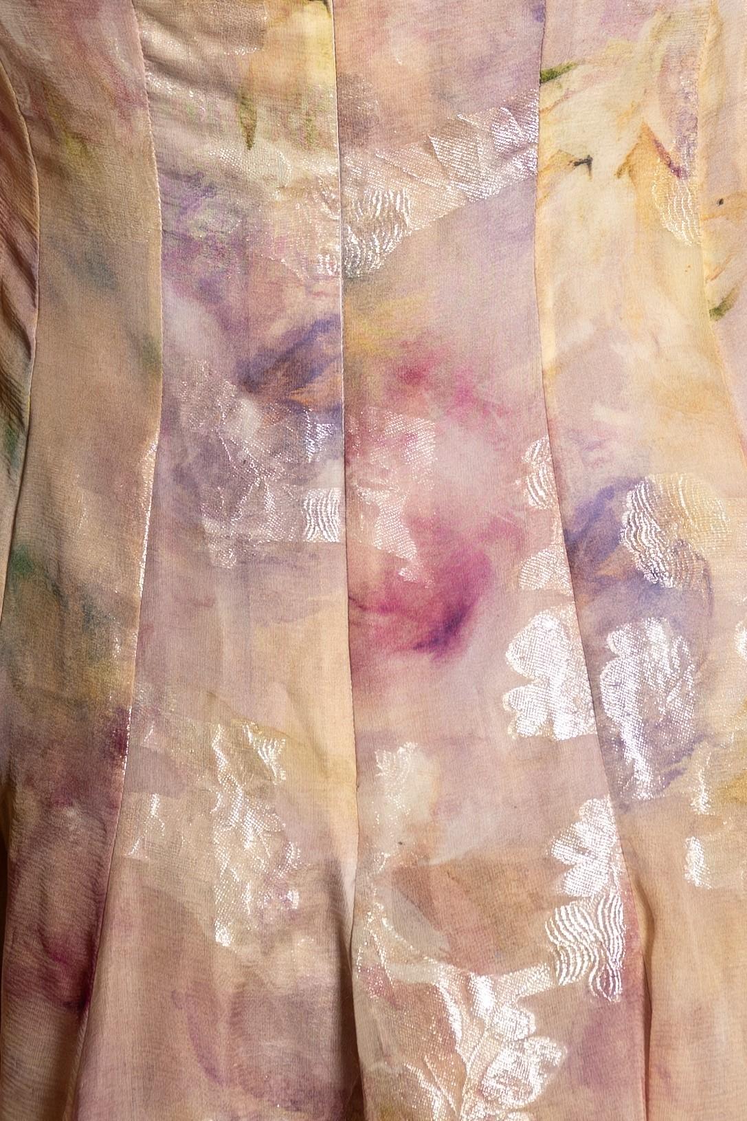 1990S Robe de cocktail en mousseline de soie lurex violet et jaune pastel avec bordure perlée en vente 4