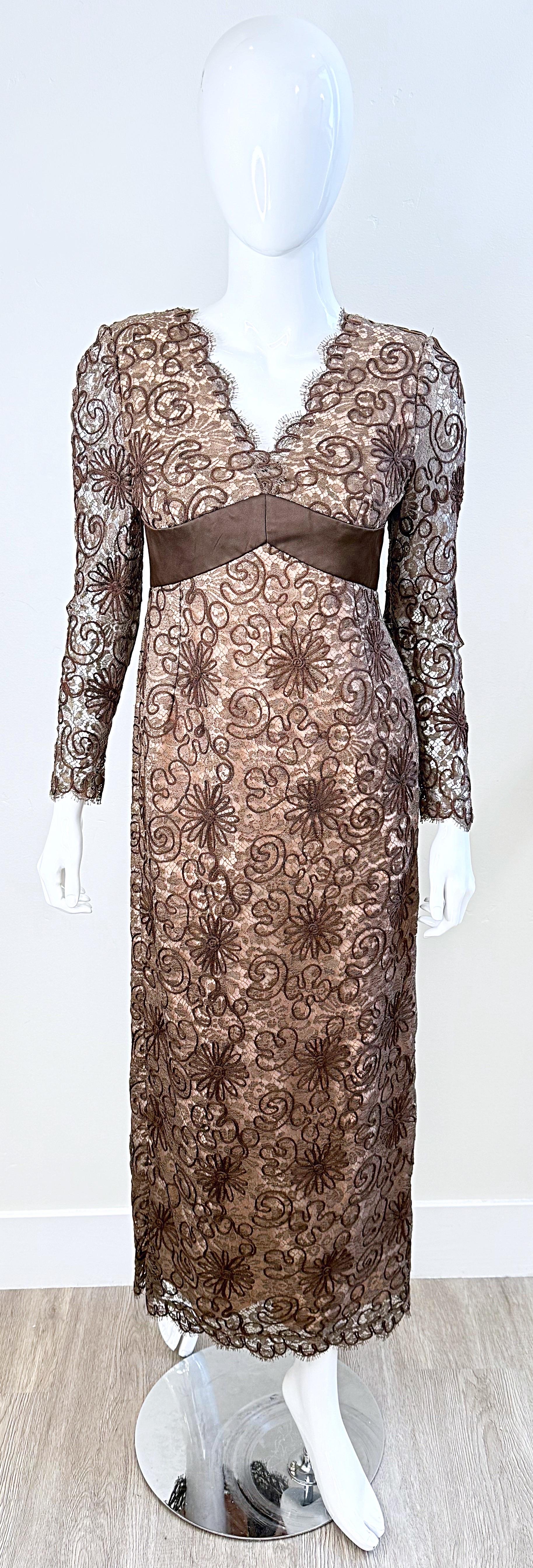 1990s Raoul Arango for Bergdorf Goodman Sz 6 Brown Nude Lace Vintage Gown Dress In Excellent Condition For Sale In San Diego, CA
