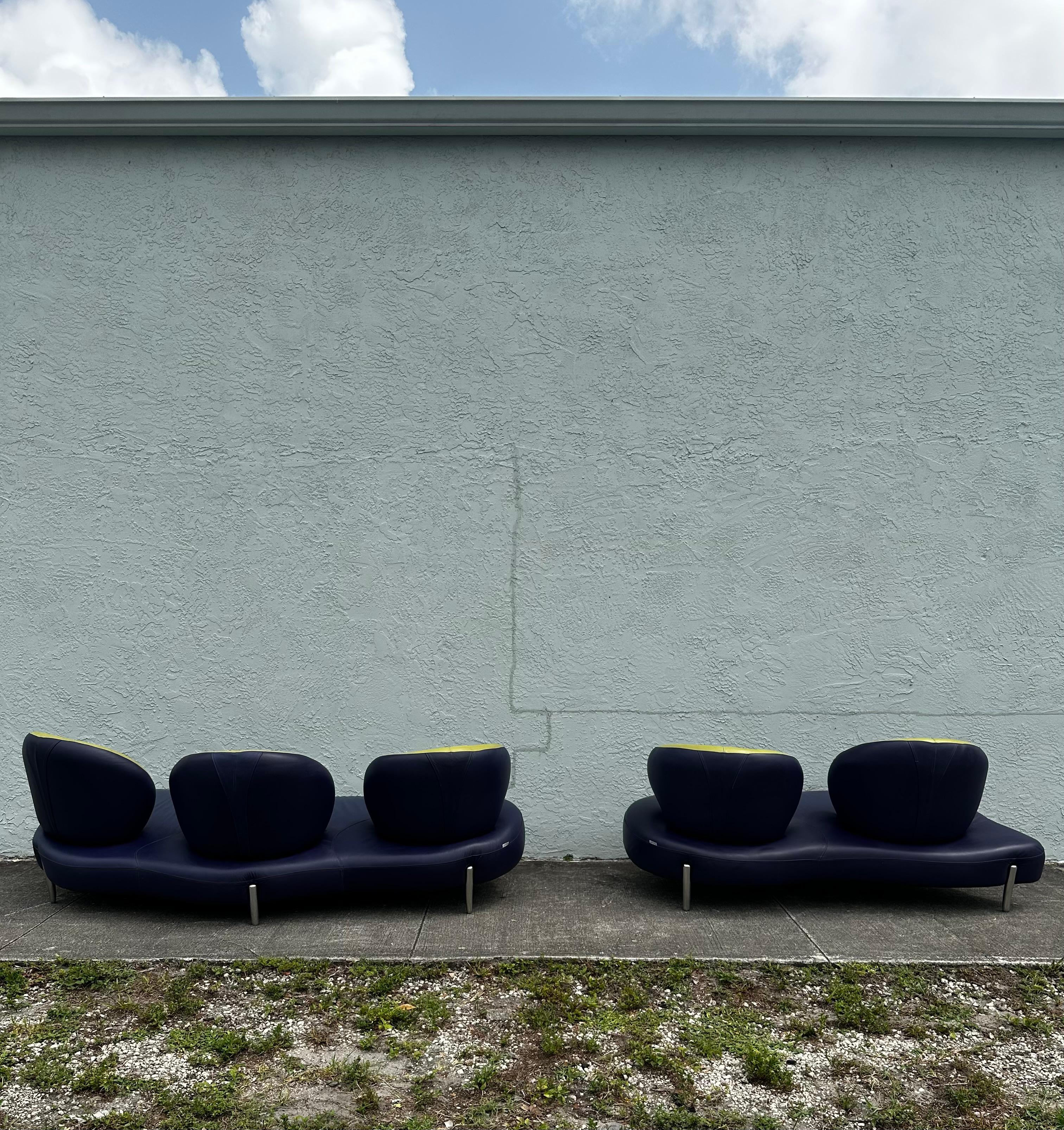 1990s Rare Poltromec Italia Leder Sculptural Space Age Sofa Loveseat, Set von 2 (Ende des 20. Jahrhunderts) im Angebot