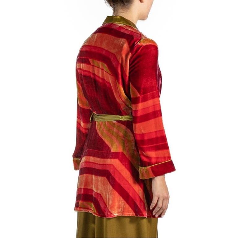 1990S Red & Green Plaid Rayon Silk Burnout Velvet Robe For Sale 2