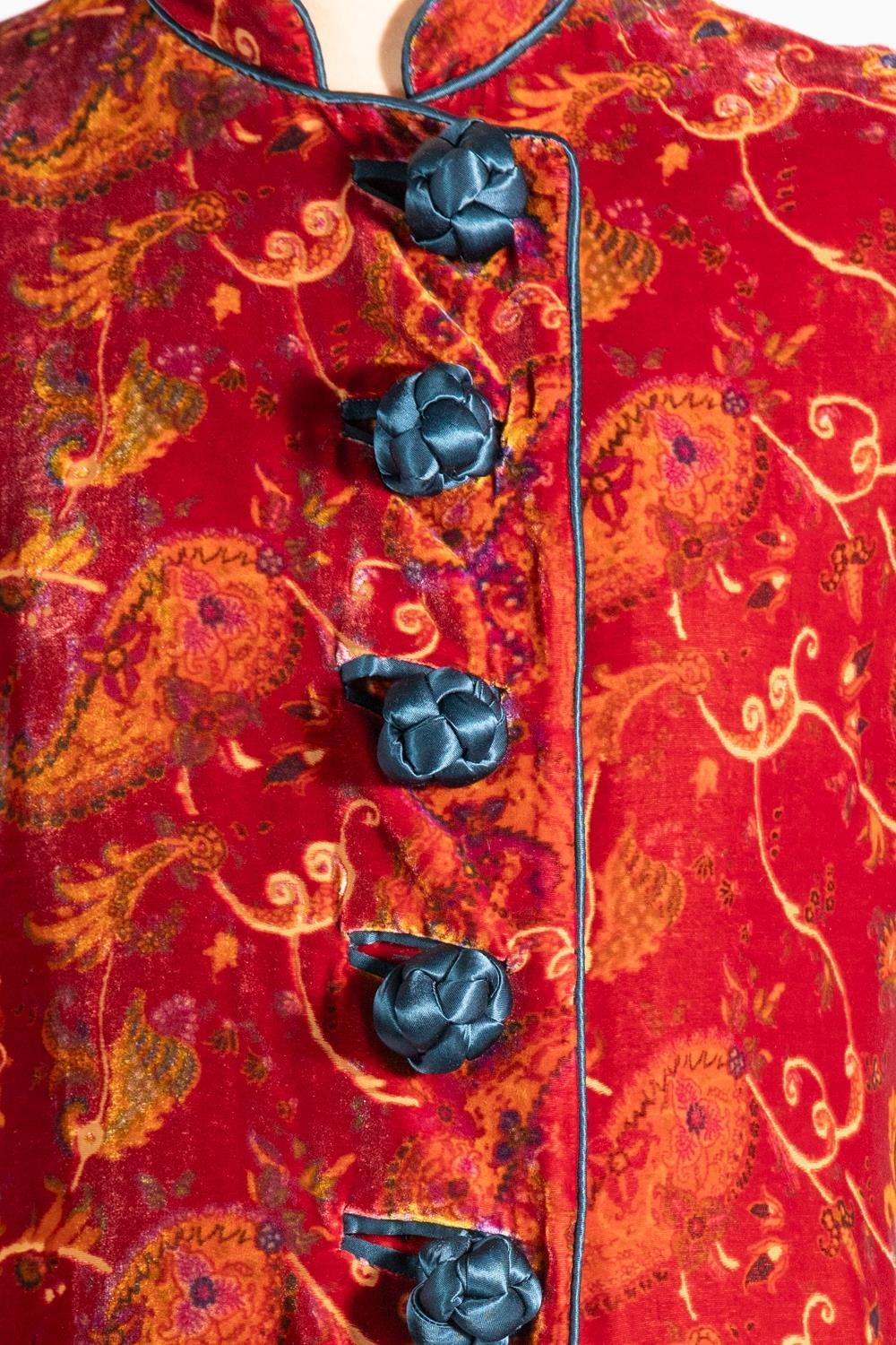 1990S Red Japanese Rayon & Silk Burnout Velvet Jacket For Sale 6