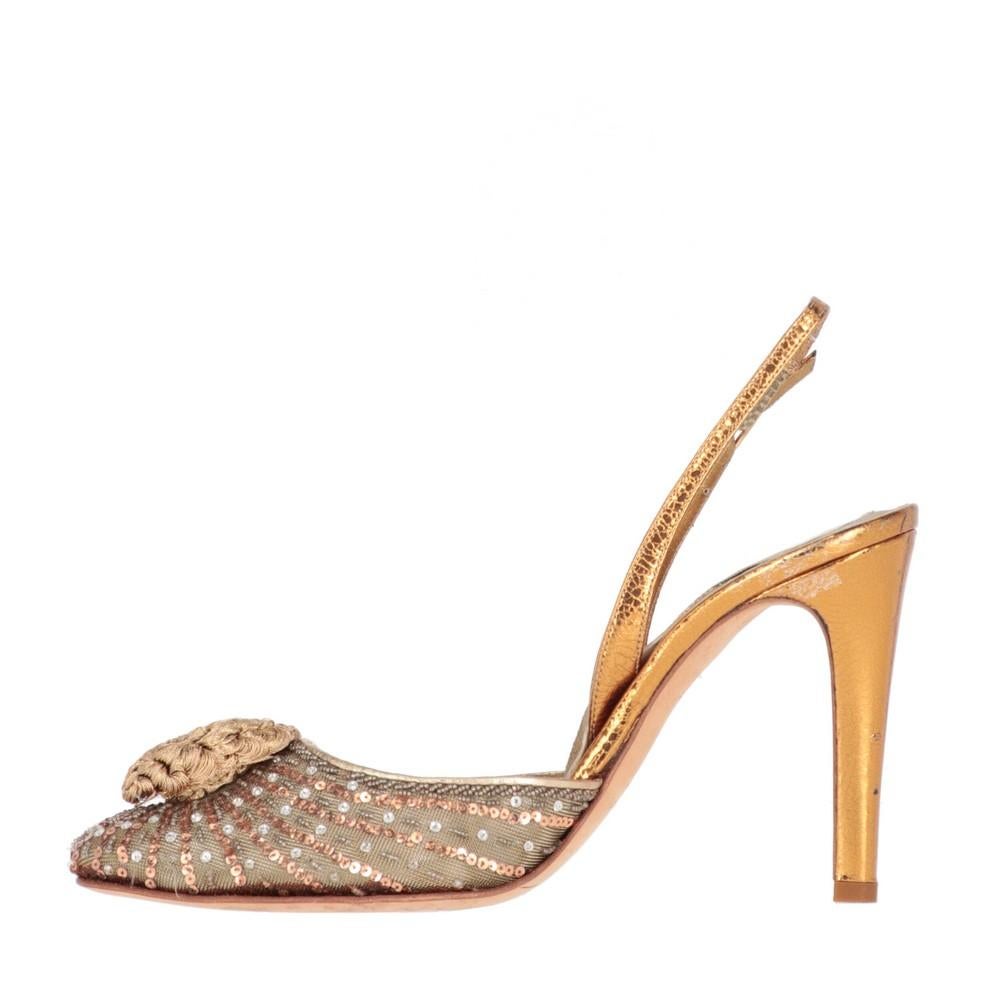 René Caovilla gold-tone leather and fabric and sandals. Ankle strap, almond toe with applications of beads and sequins and lamé central flower.

Shoes show signs of wear on the heel and the insole, as shown in pictures.

Years: 90s
Made in