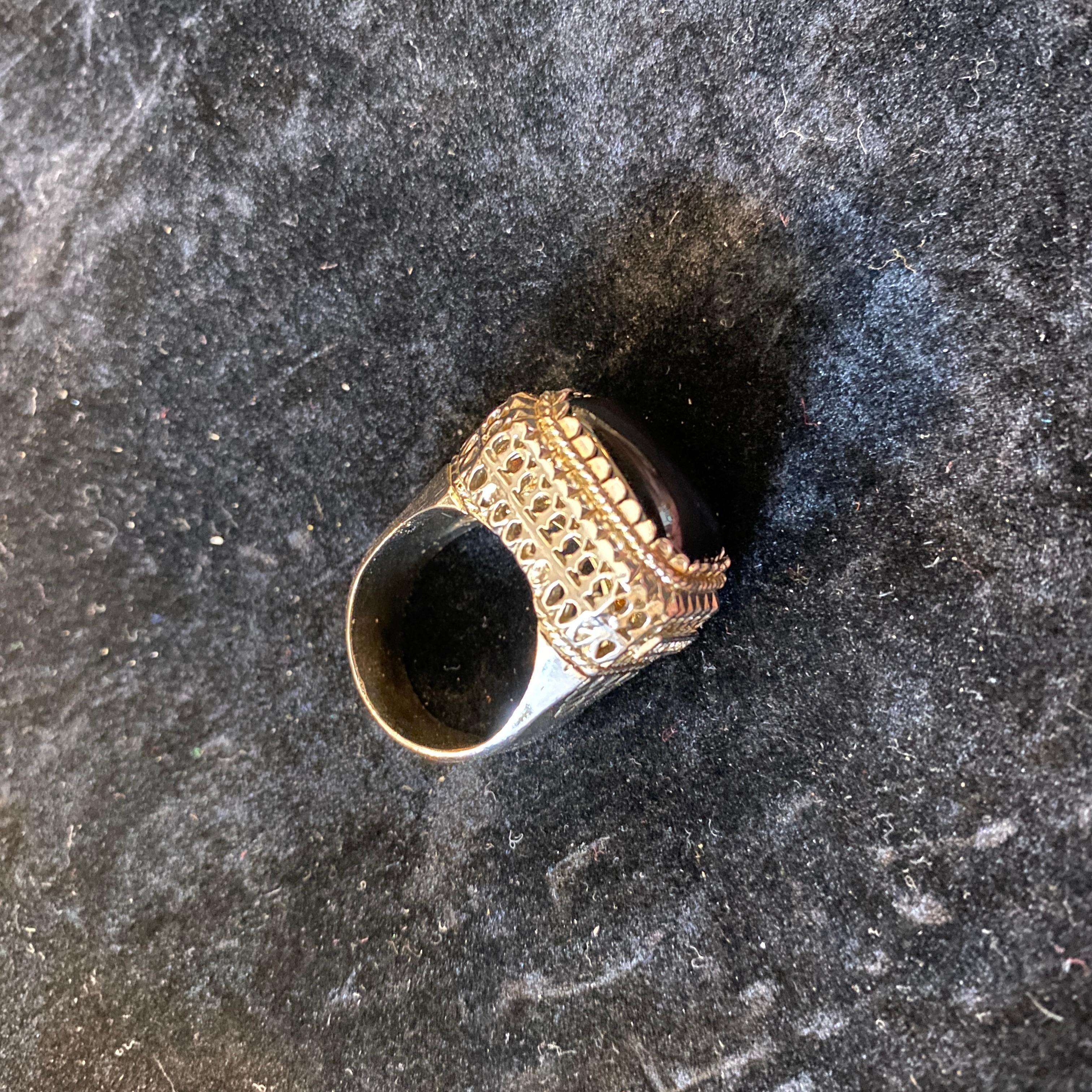 Women's or Men's 1990s Sterling Silver and Black Cabochon Onyx Italian Cocktail Ring by Anomis For Sale