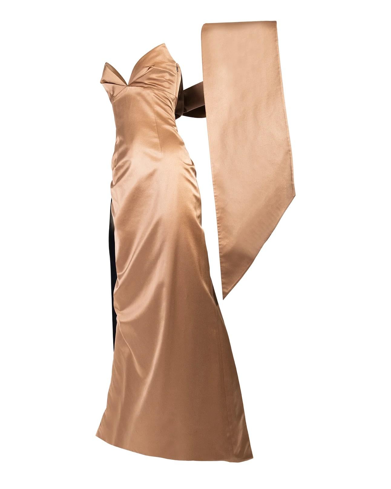 1990’s Richard Tyler Couture (attributed) strapless warm brown silk satin strapless gown. Connected stole drapes across the back, and is color-blocked with a black underside to create a beautiful, unexpected contrast. Missing brand tag.