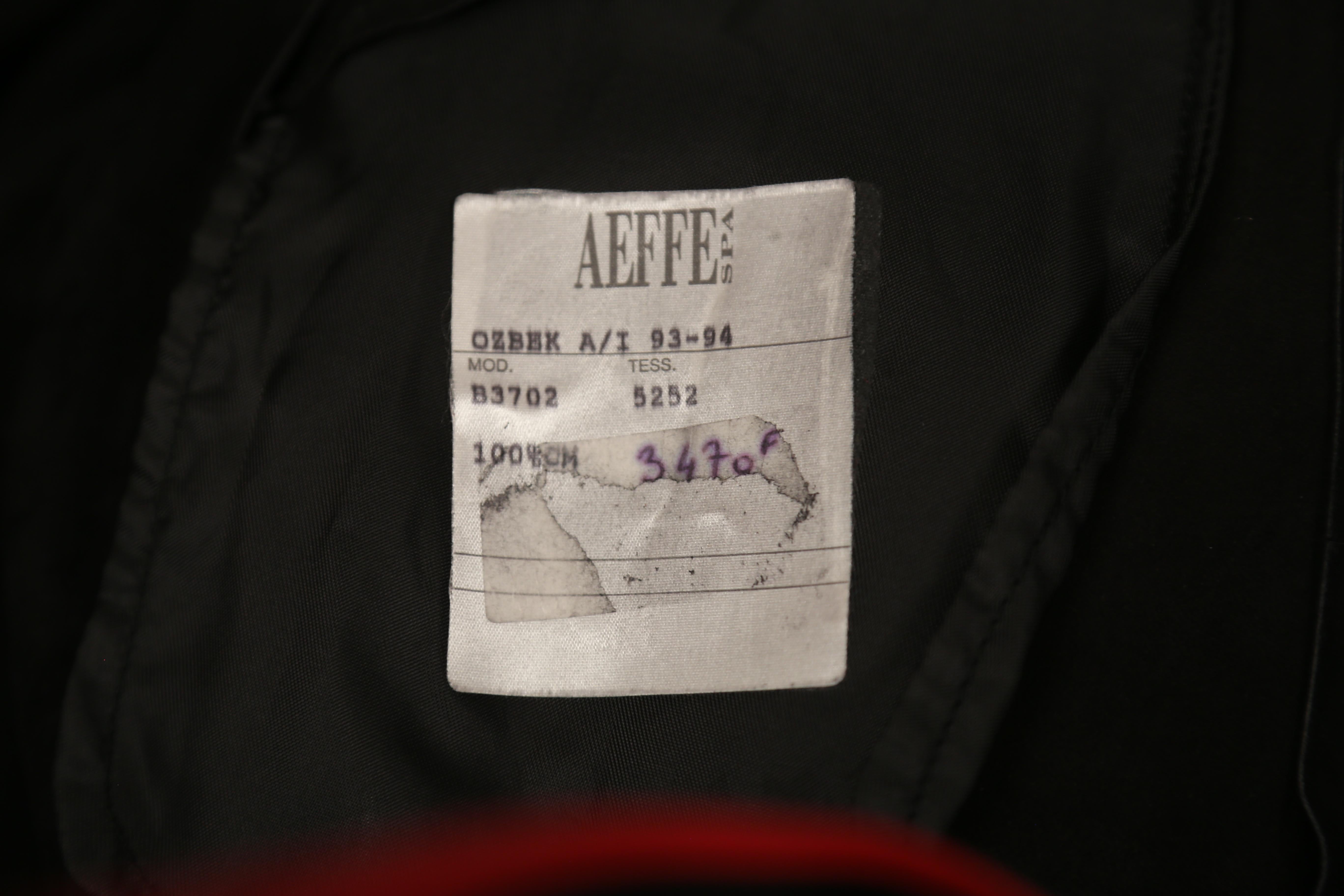 Veste de smoking RIFAT OZBEK en daim noir (années 1990) en vente 4