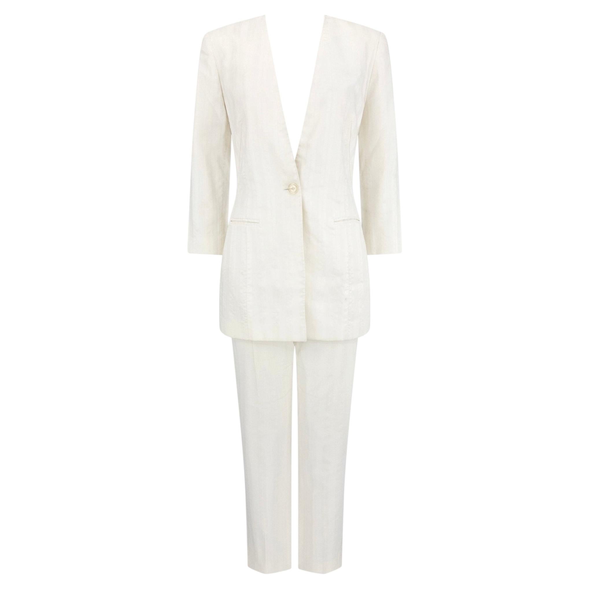 Anni '90: tailleur pantalone bianco con strisce luccicanti di Rifat Ozbek in vendita