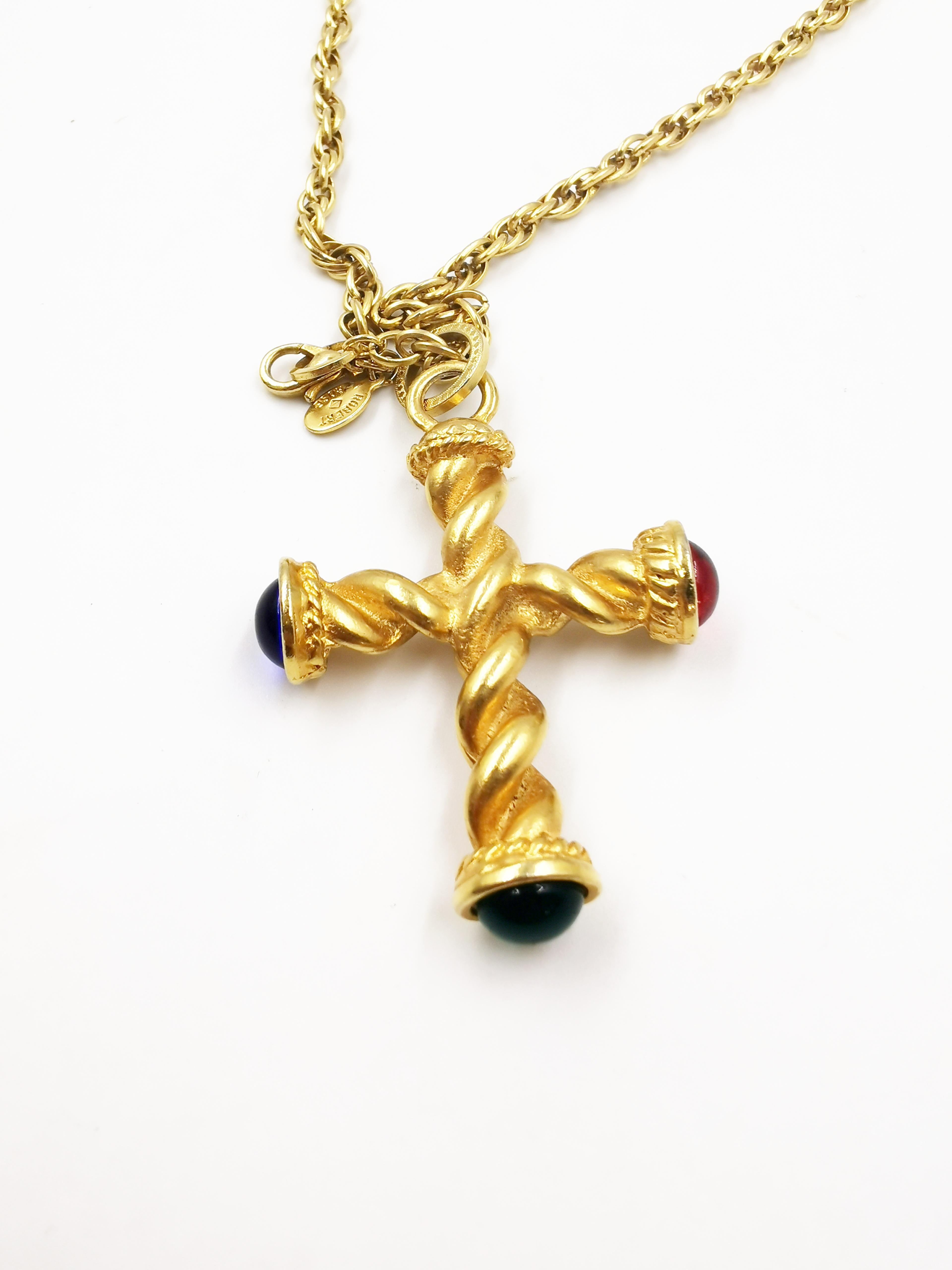 1990's Robert Rose Matt Gold Etruscan Cross Gripoix Coloured Long Chain Necklace In Good Condition In PUTNEY, NSW