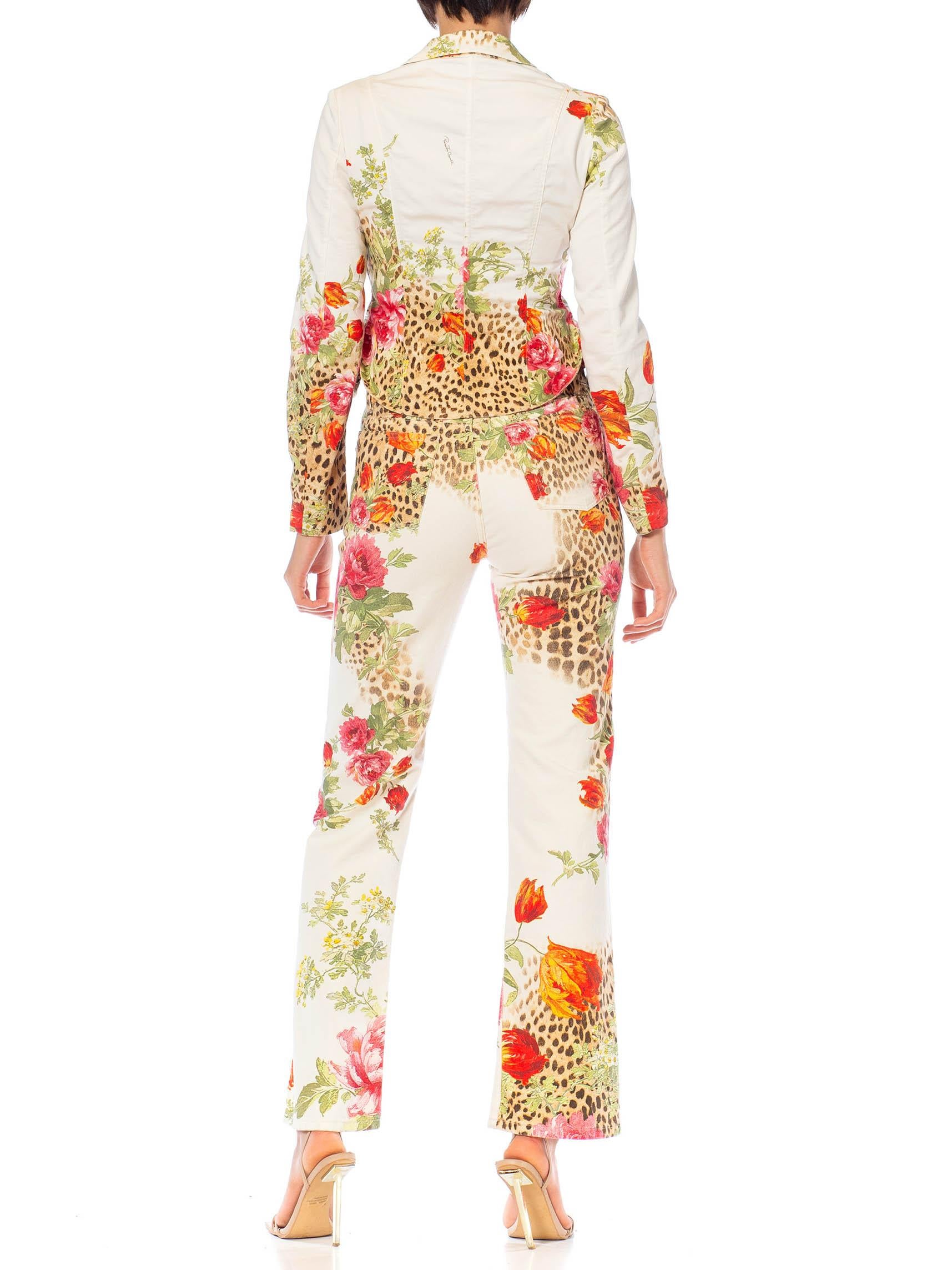 1990S Roberto Cavalli Cream Floral Print Denim Jean Jacket & Pants Ensemble For Sale 2