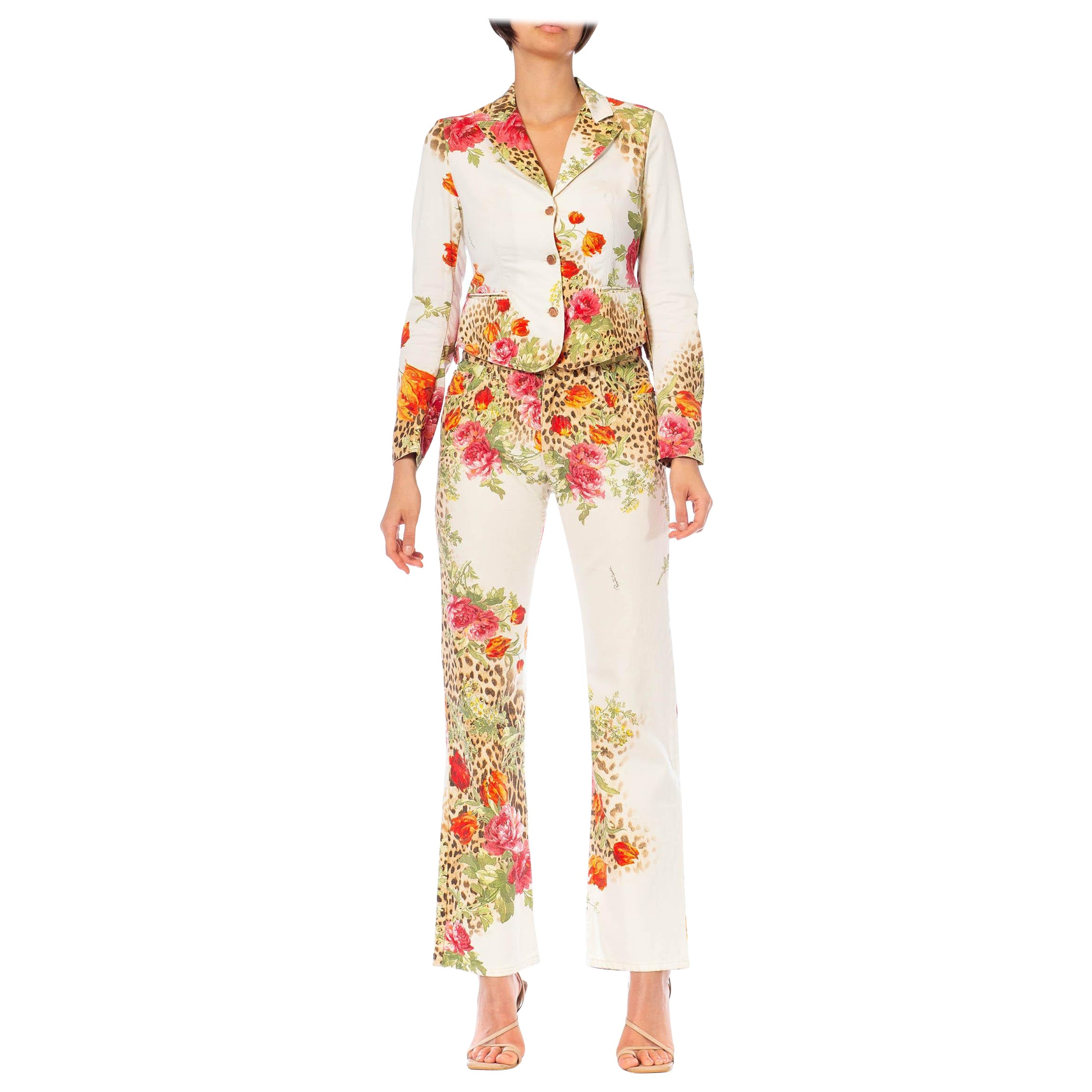 ROBERTO CAVALLI Ensemble veste et pantalon en jean à imprimé floral crème des années 1990