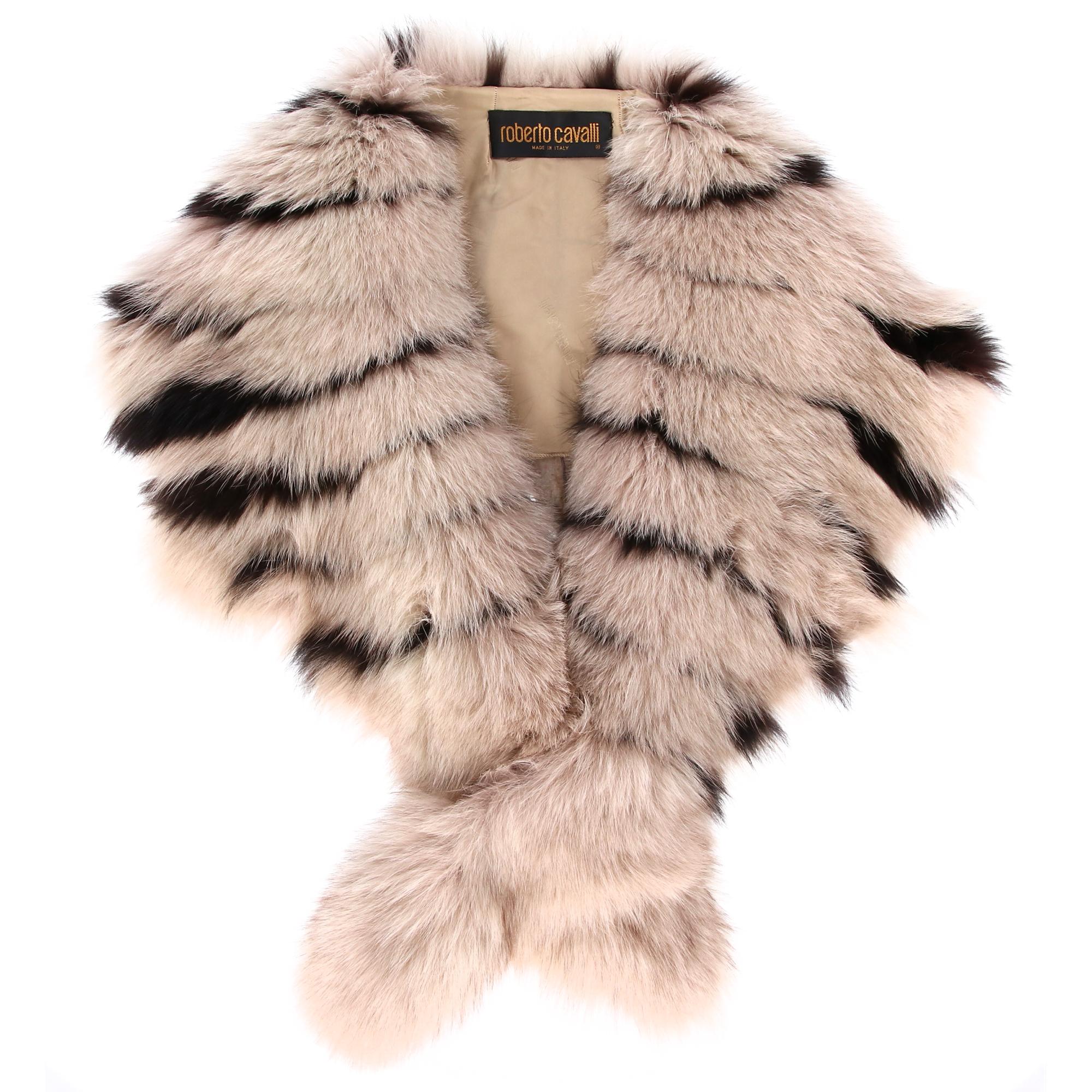 Roberto Cavalli scarf in real gray fox fur with brown stripes, lined with logoed beige synthetic fabric, interlocking closure.

Please note this item cannot be shipped outside the European Union.

Years: 90s

Made in Italy

Measurements: 23,5 cm x
