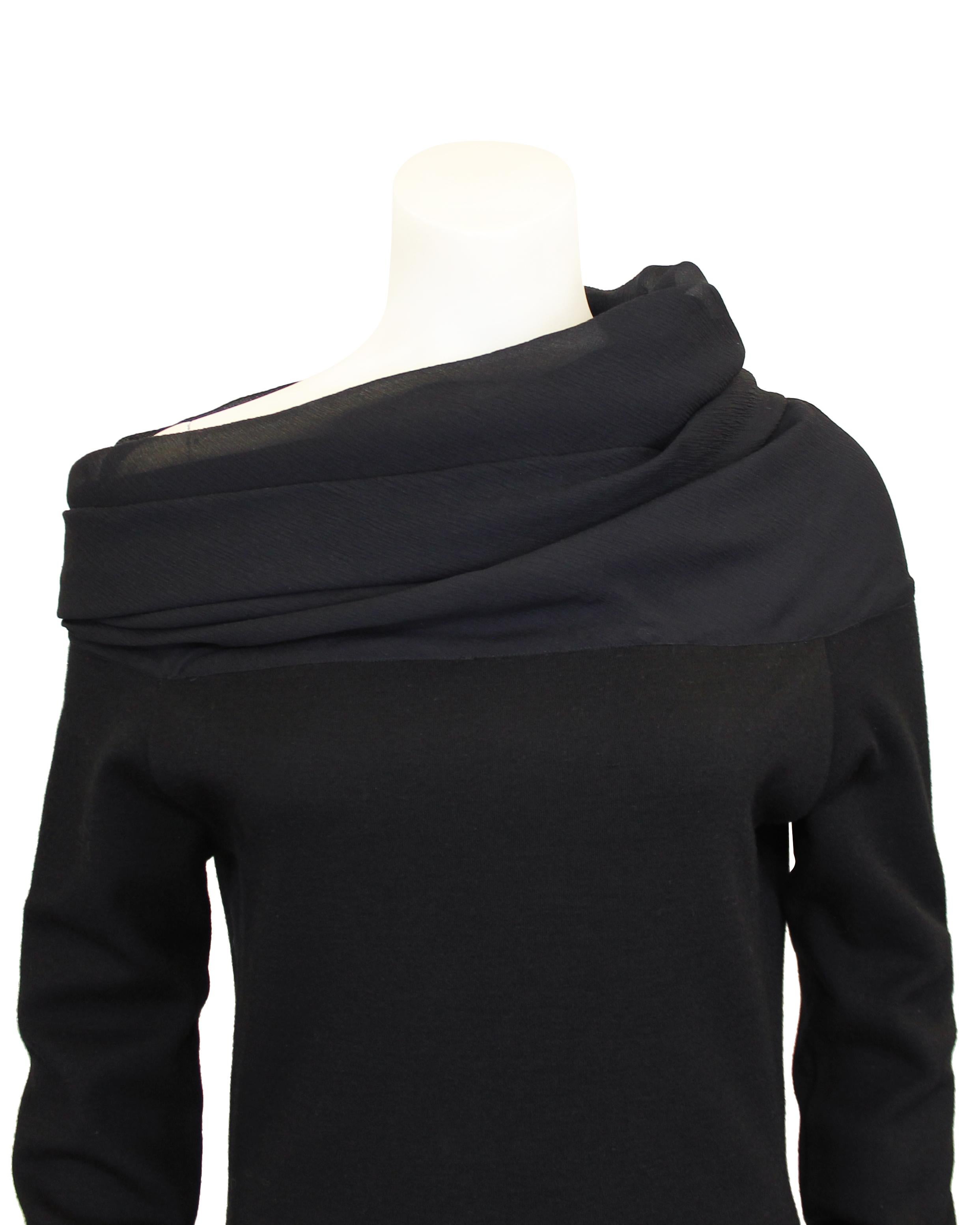 De las mujeres 1990 Romeo Gigli Vestido Body Con de Jersey de Lana Negro con Cuello de Gasa en venta