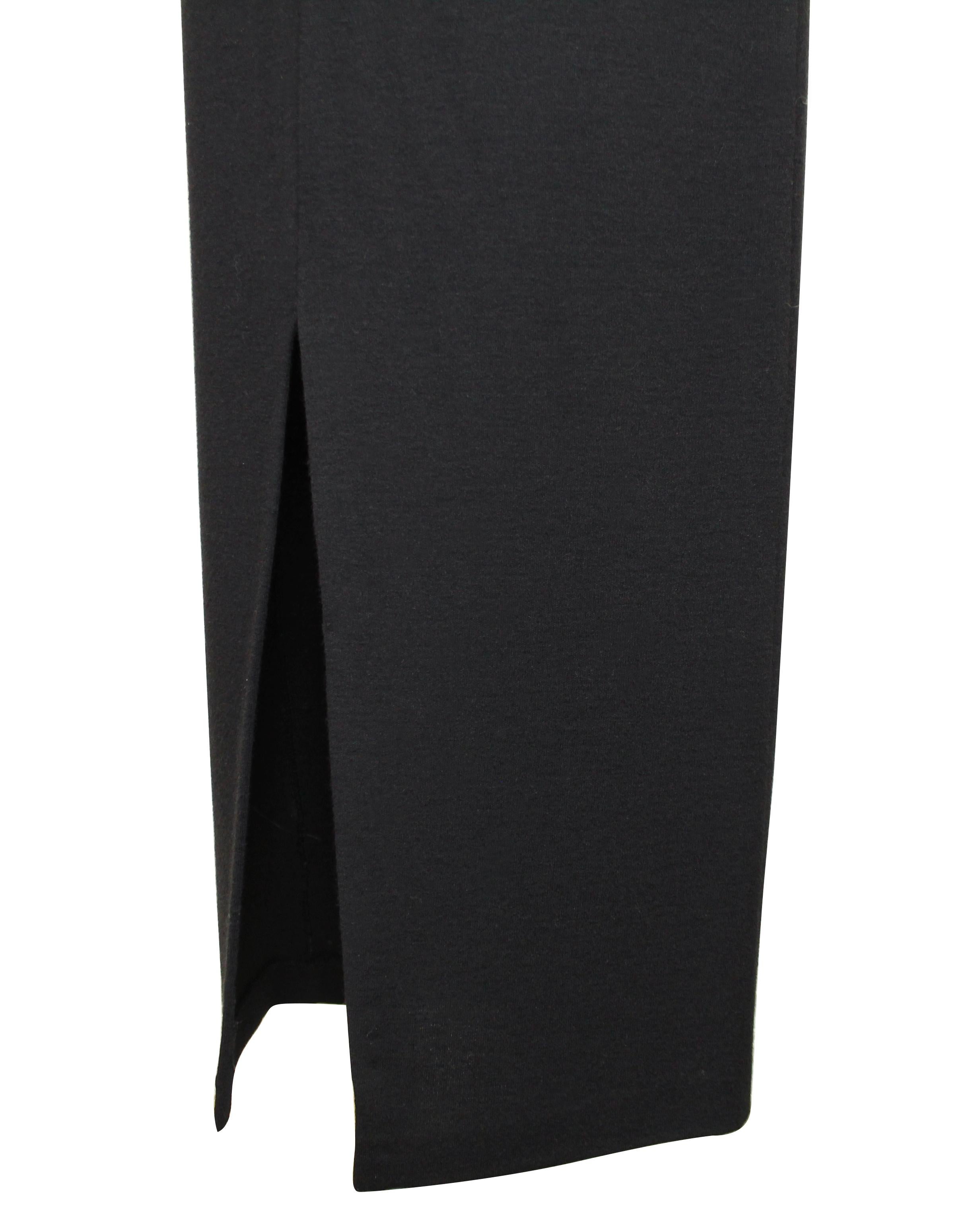 1990 Romeo Gigli Vestido Body Con de Jersey de Lana Negro con Cuello de Gasa en venta 1