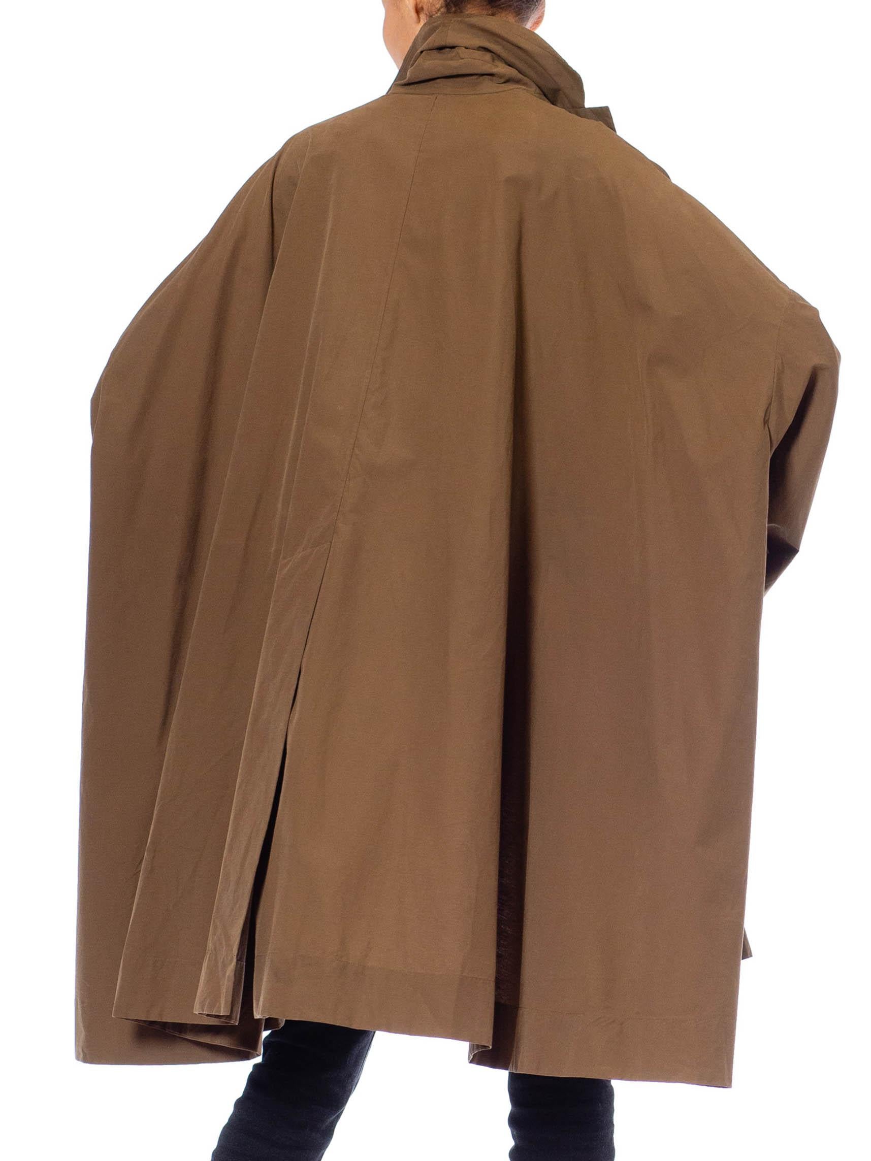 Women's 1990S ROMEO GIGLI Camel Brown Cotton Swing Back Trench Coat With Belt For Sale