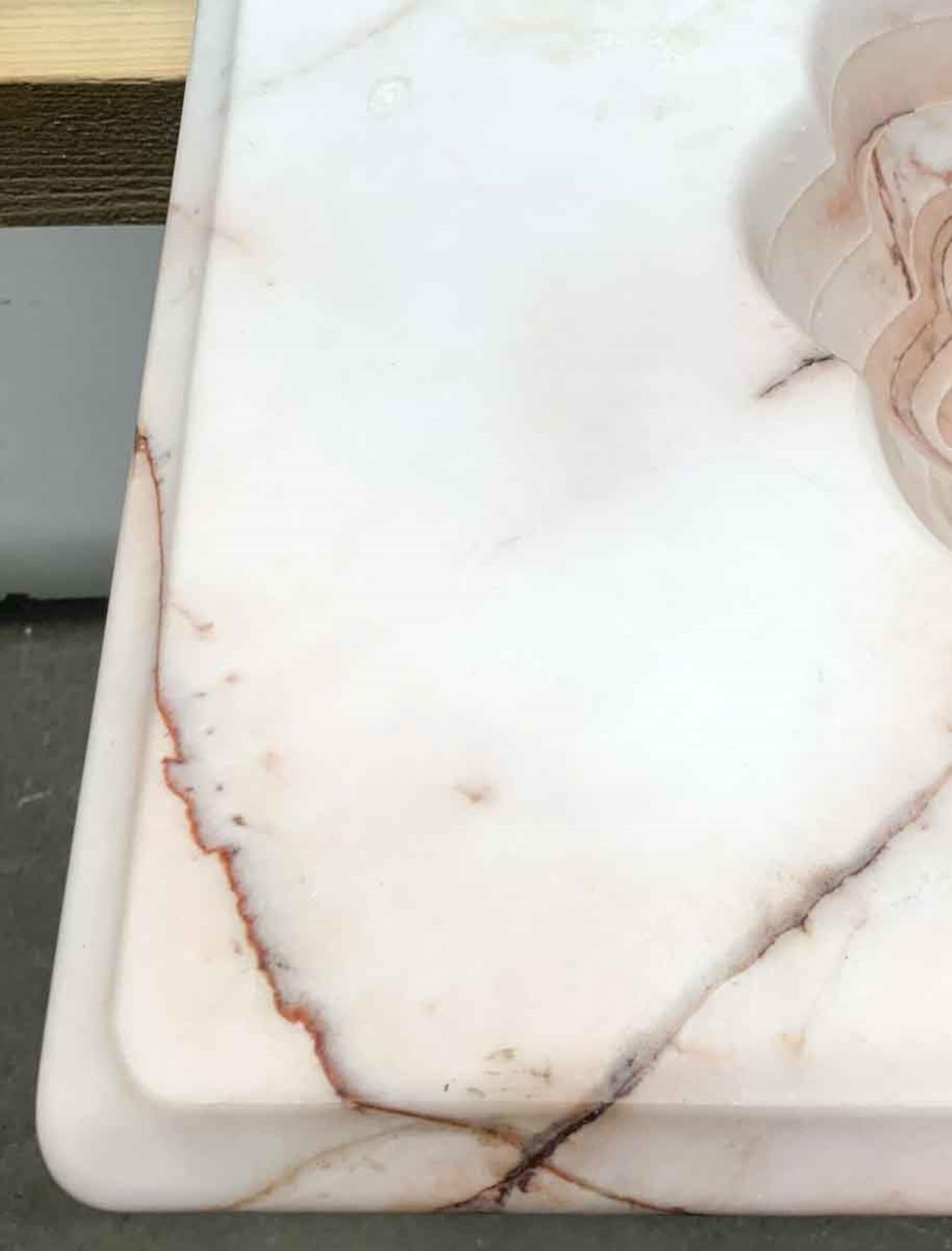 1990s Rose Colored Marble Pedestal Sink with Fluted Base and Arched Backsplash In Good Condition In New York, NY