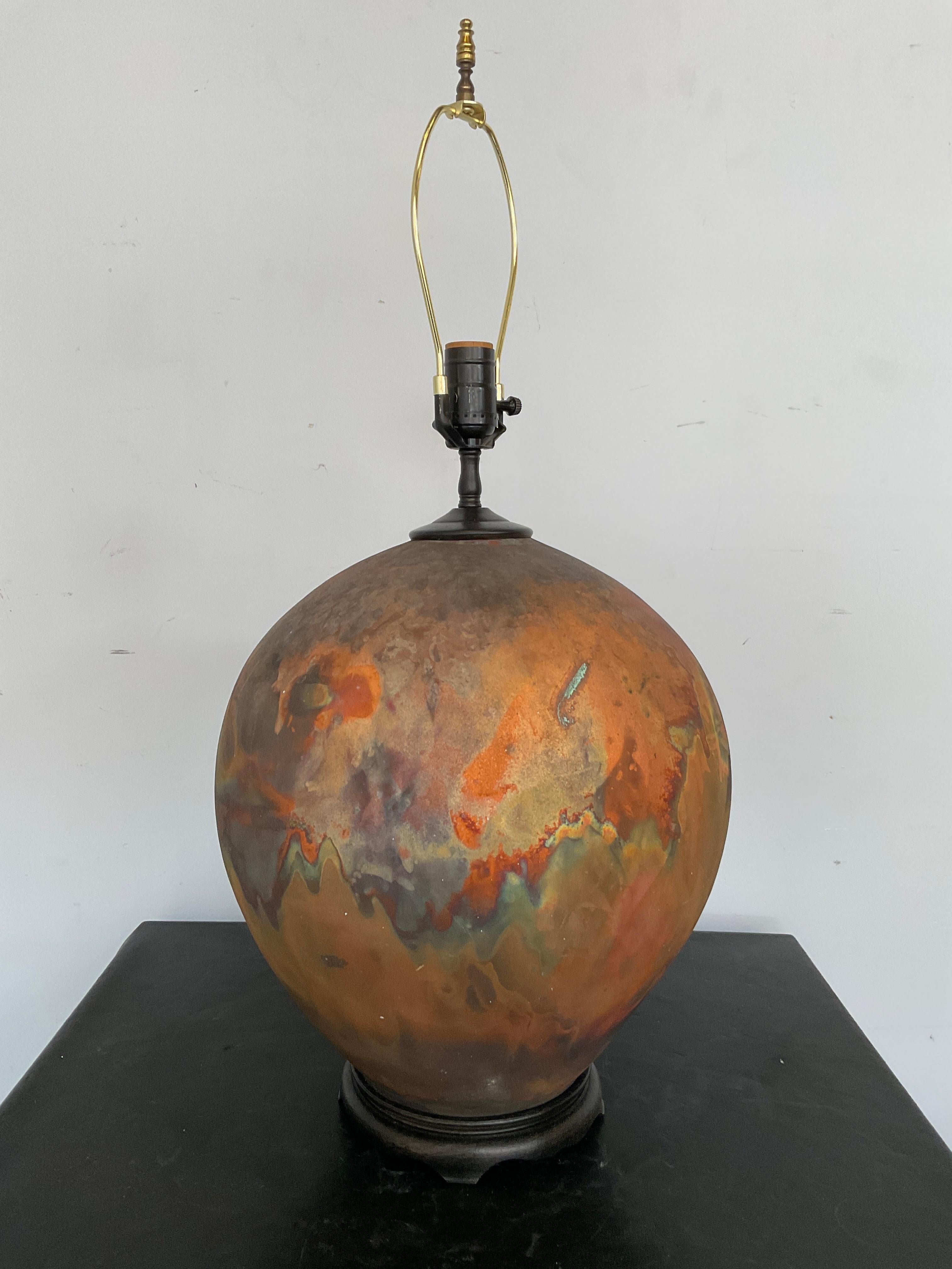 Fin du 20e siècle Lampes rondes en céramique Raku multicolore orange, années 1990 en vente