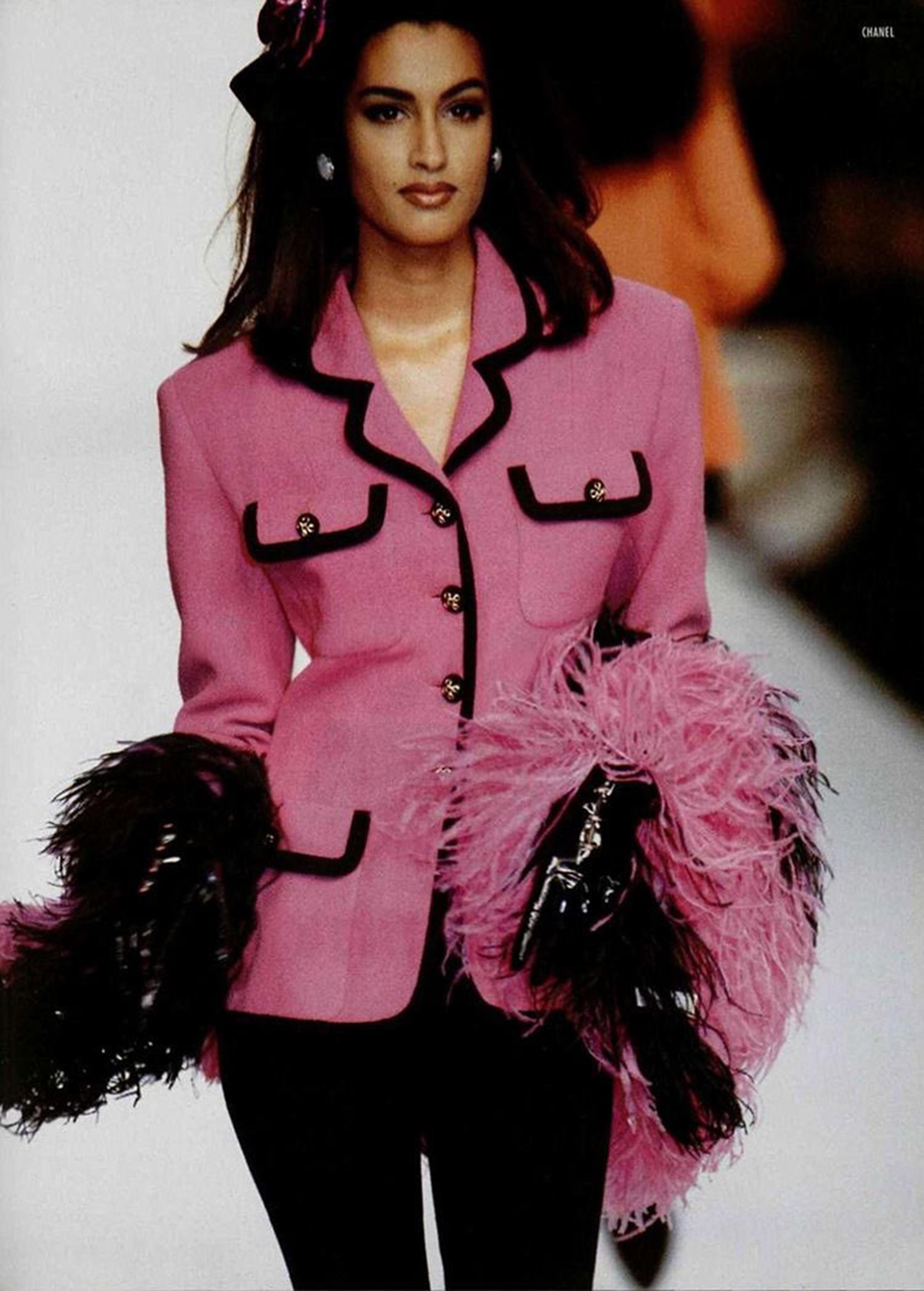 1991 Laufsteg Dokumentierte Chanel Fuchsia Rosa Wolljacke im Angebot 2