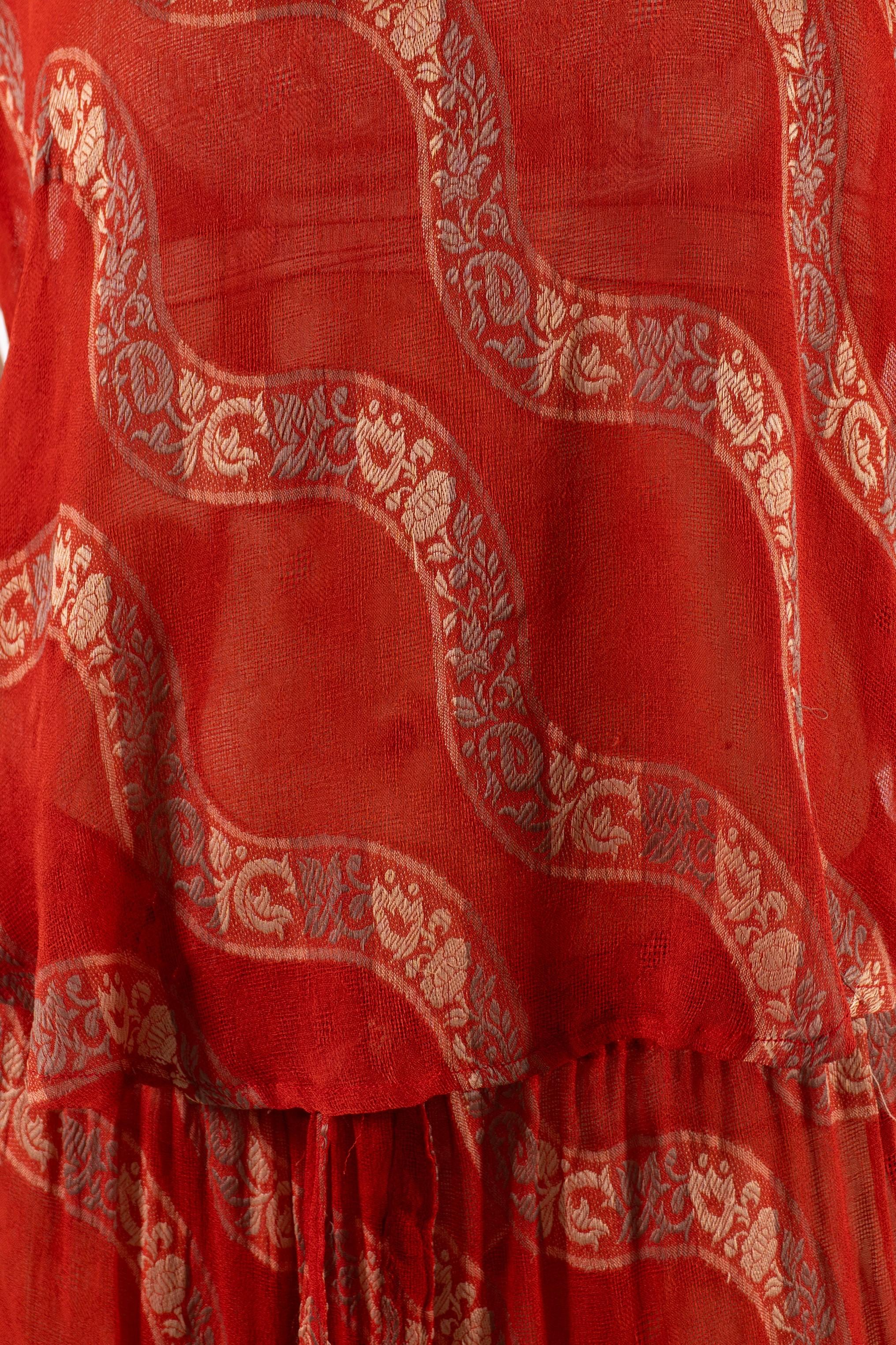 Tuta con pantaloni oversize degli anni '90 in misto seta rossa e chiffon jacquard in vendita 6