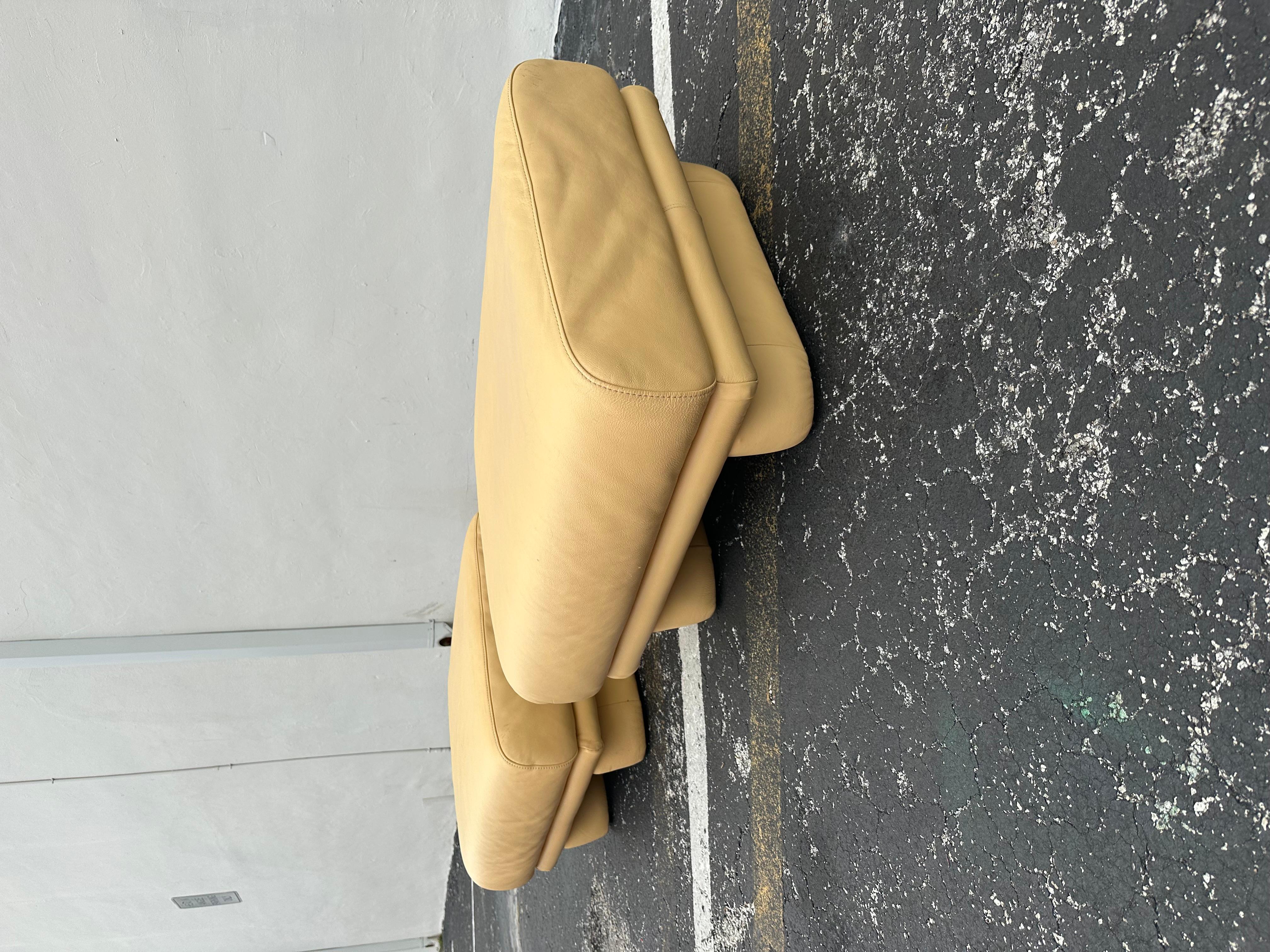 Post-Modern 1990s Salotti Post Modern Beige Leather Ottomans, Set of 2 For Sale
