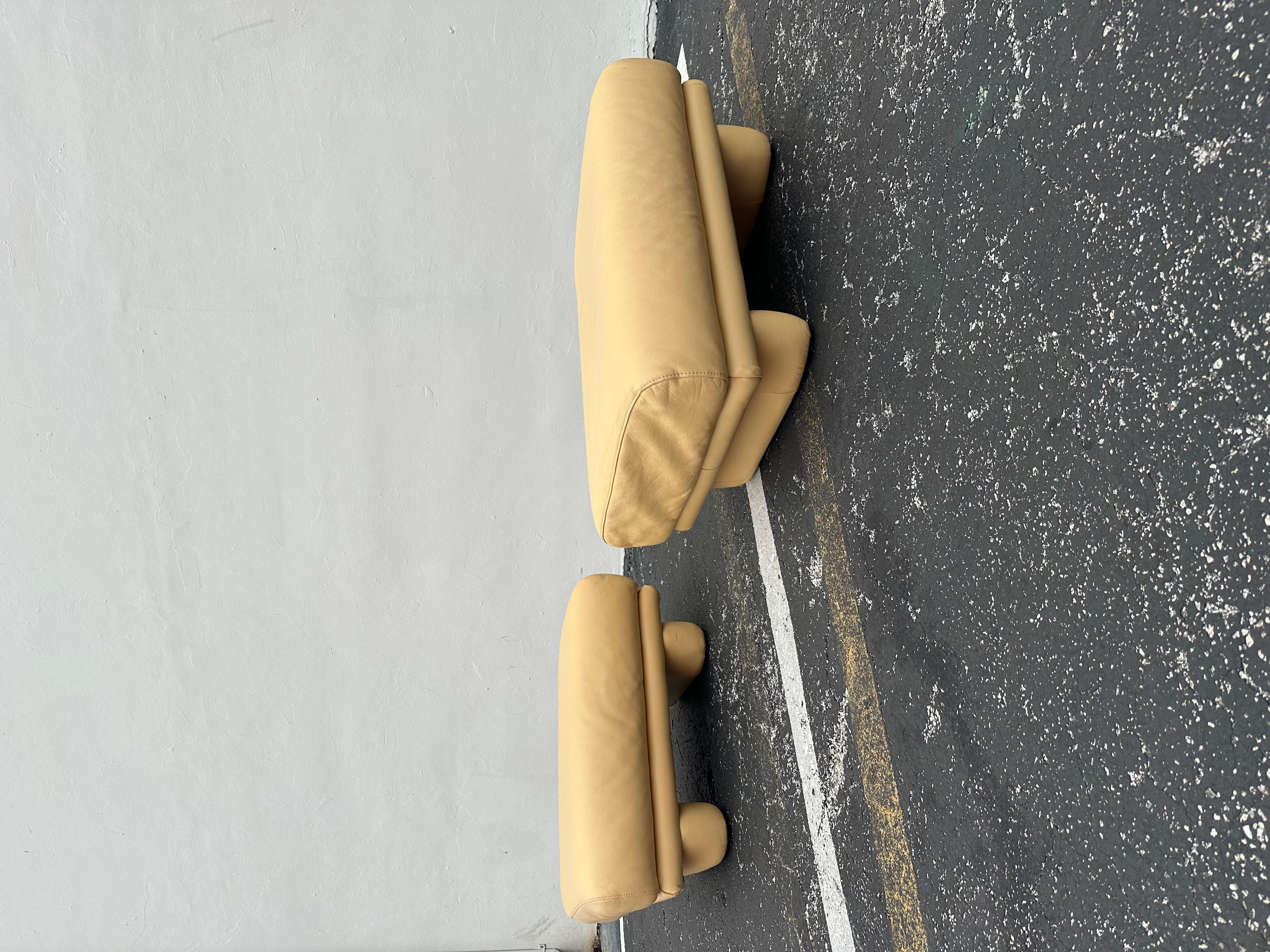 1990s Salotti Post Modern Beige Leather Ottomans, Set of 2 In Good Condition For Sale In Fort Lauderdale, FL