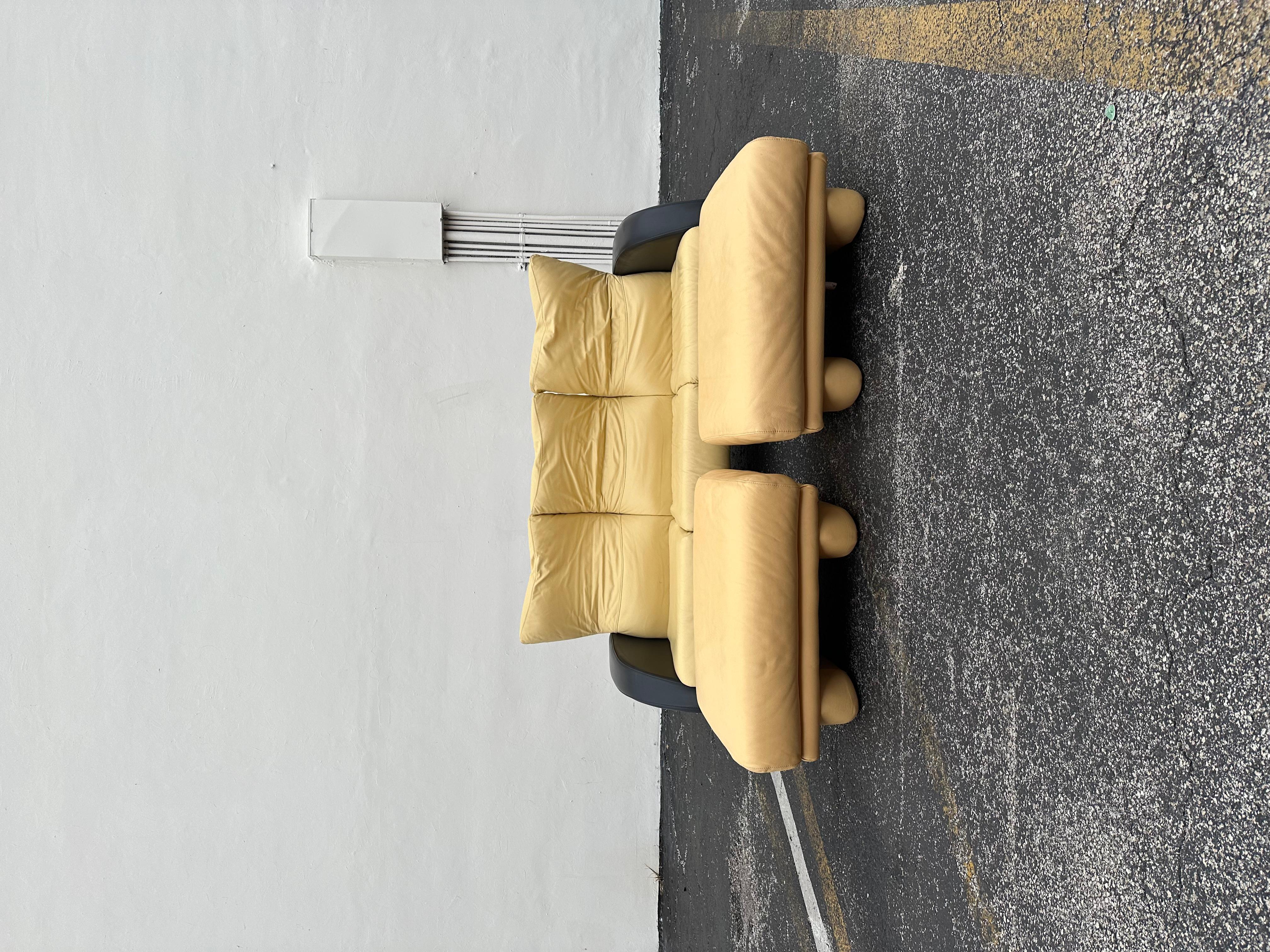 1990s Salotti Post Modern Beige Leather Ottomans, Set of 2 For Sale 2