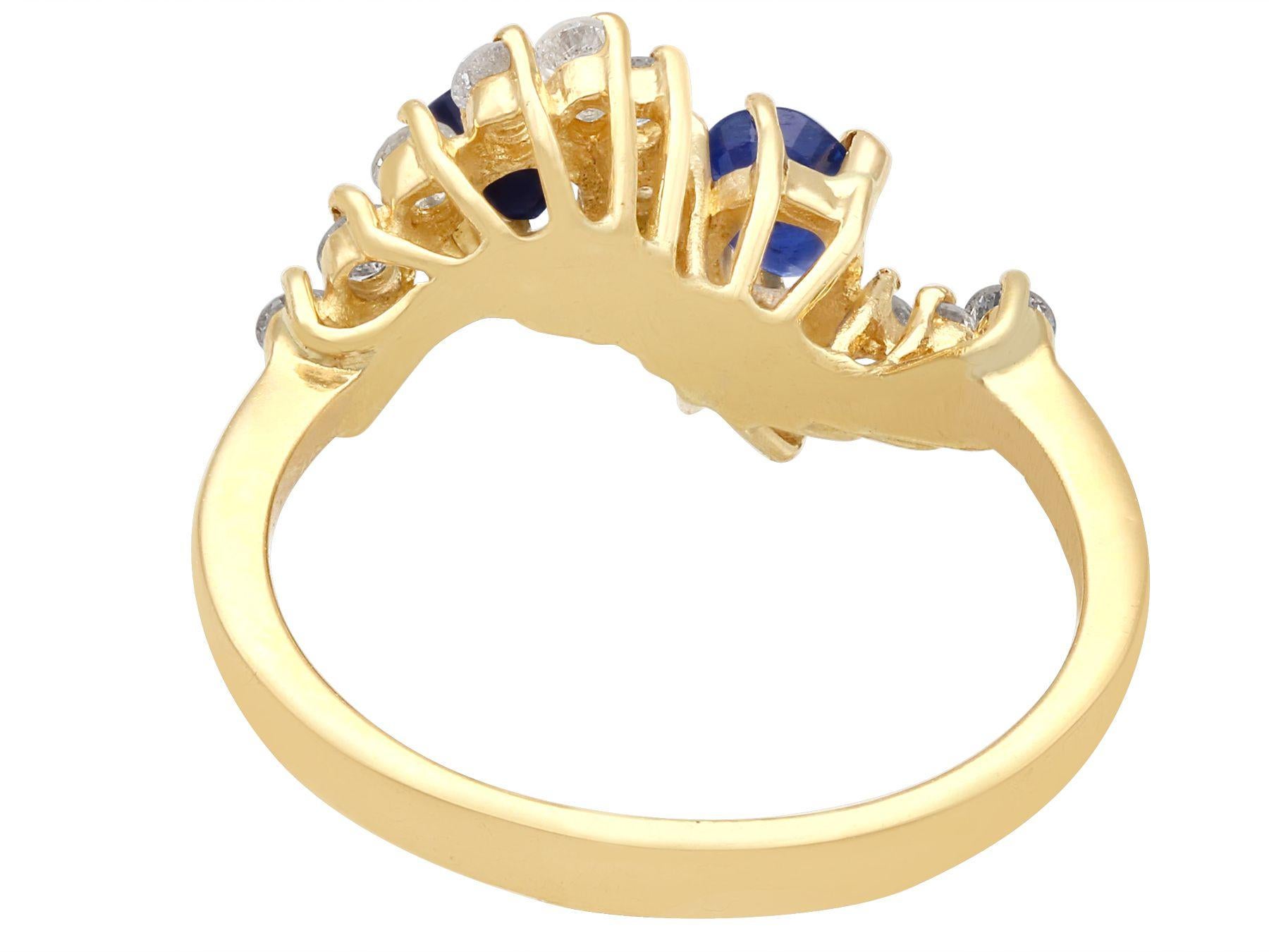 Vintage 1990s Sapphire and Diamond 18K Gold Twist Ring In Excellent Condition For Sale In Jesmond, Newcastle Upon Tyne