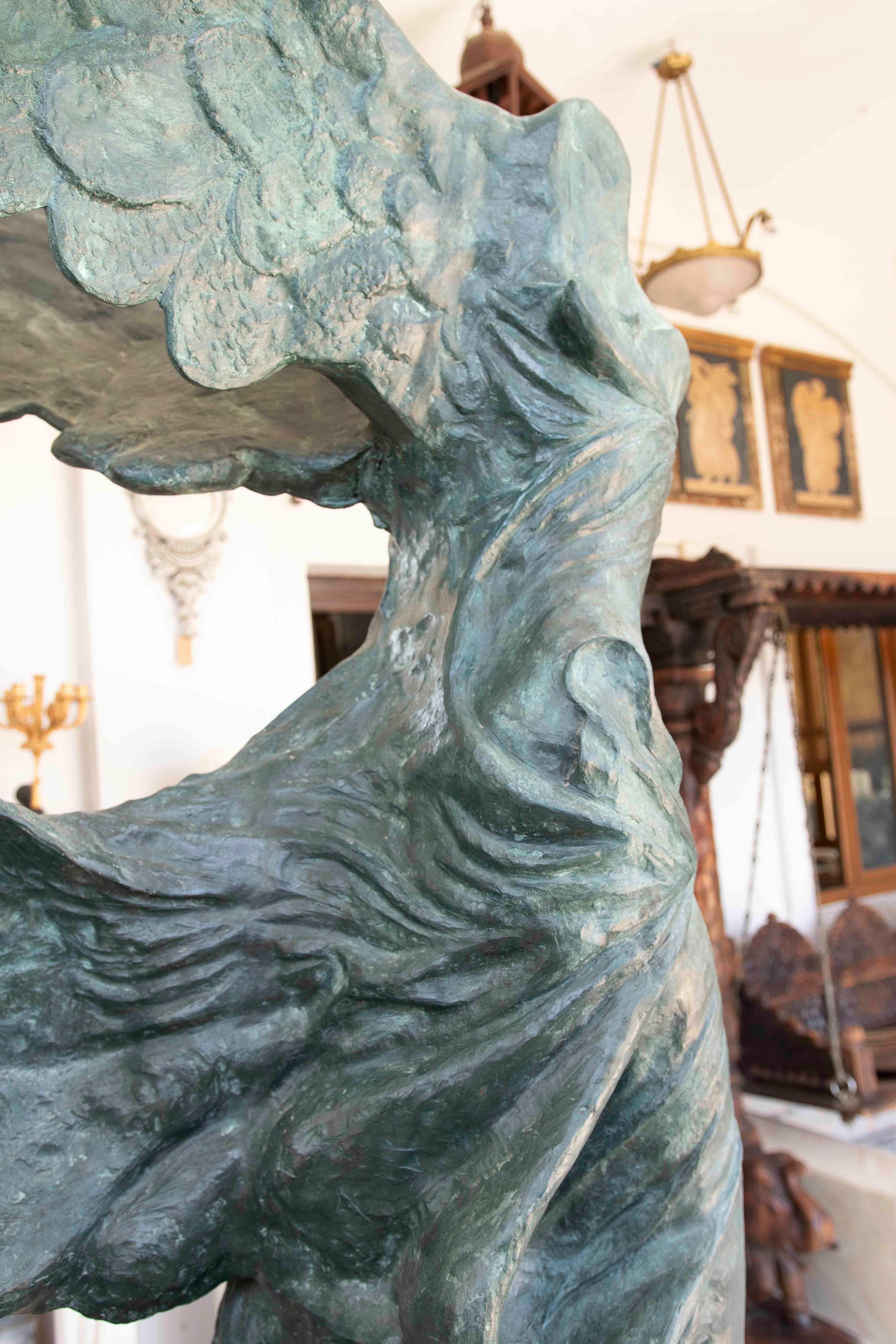 1990s Sculpture of the Victory of Samothrace in Bronze on Marble Pedestal For Sale 3