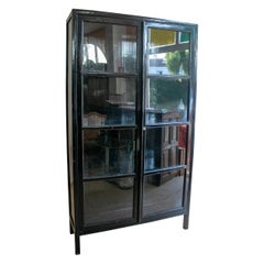 1990s Spanish 4-Shelf Black Lacquered Wooden Glass Cabinet
