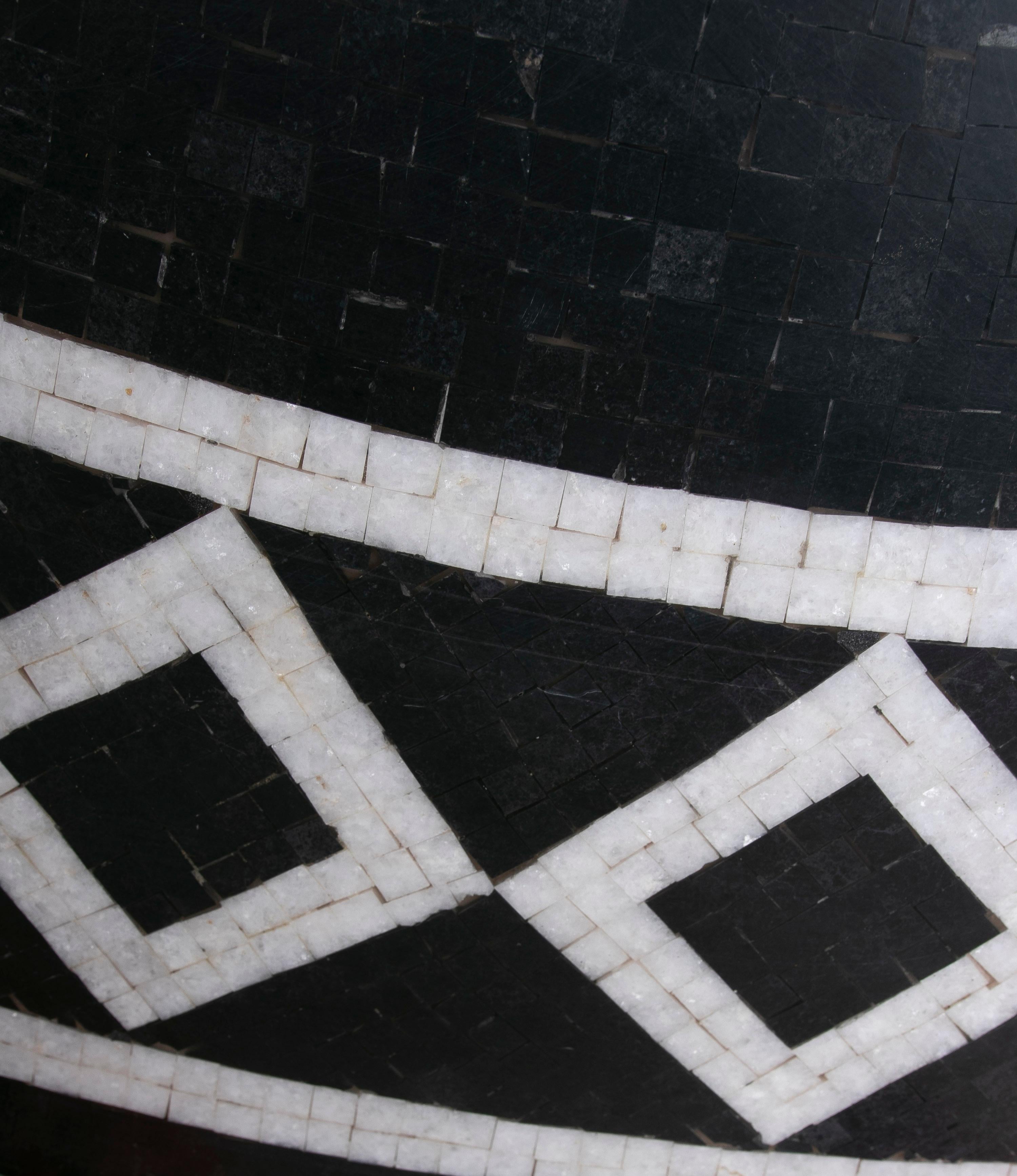 1990s Spanish Classical Roman Mosaic Round Black & White Marble Table Top For Sale 1