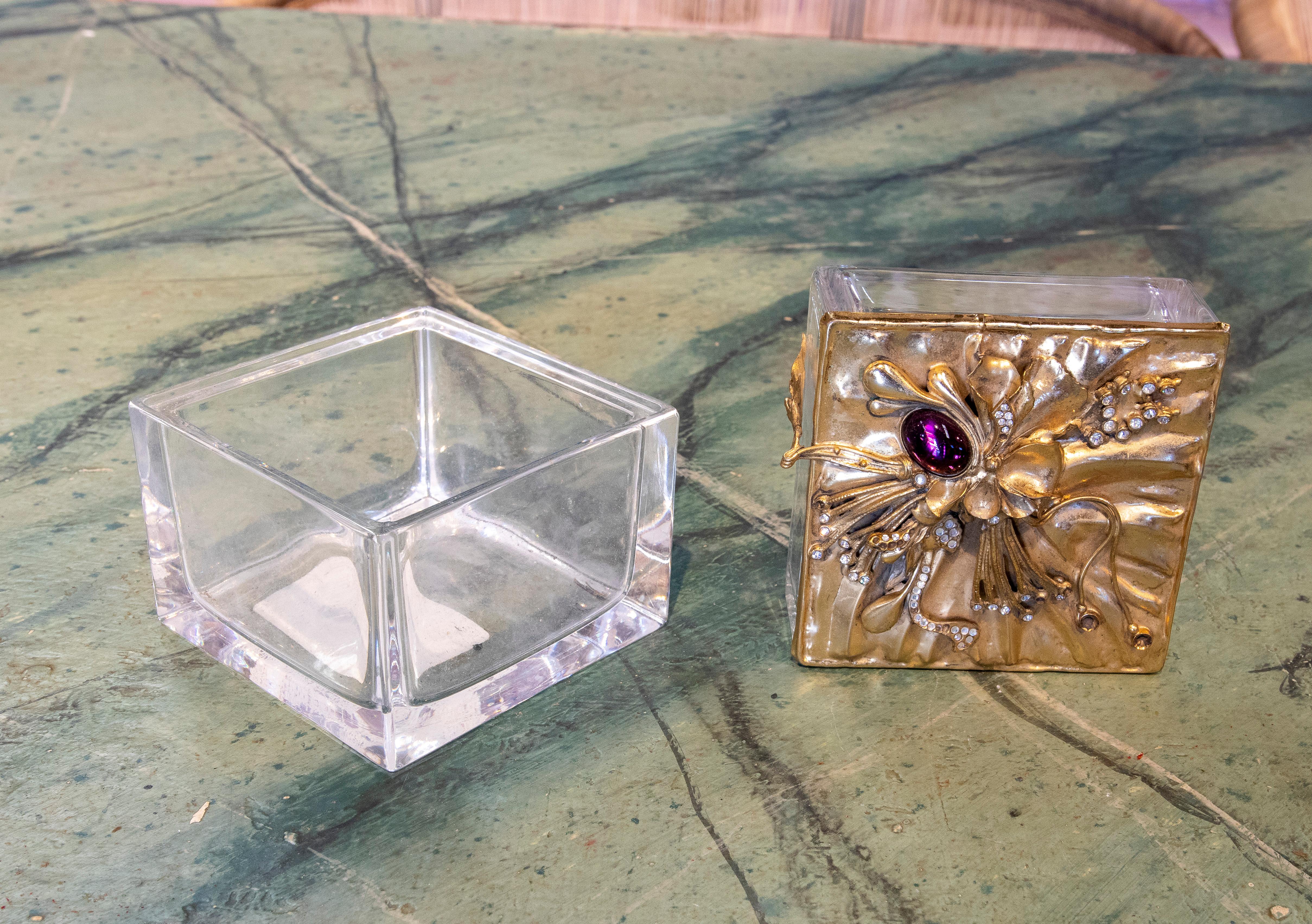 1990s Spanish Glass Box w/ Semiprecious Gemstone Studded Flower Metal Top For Sale 2