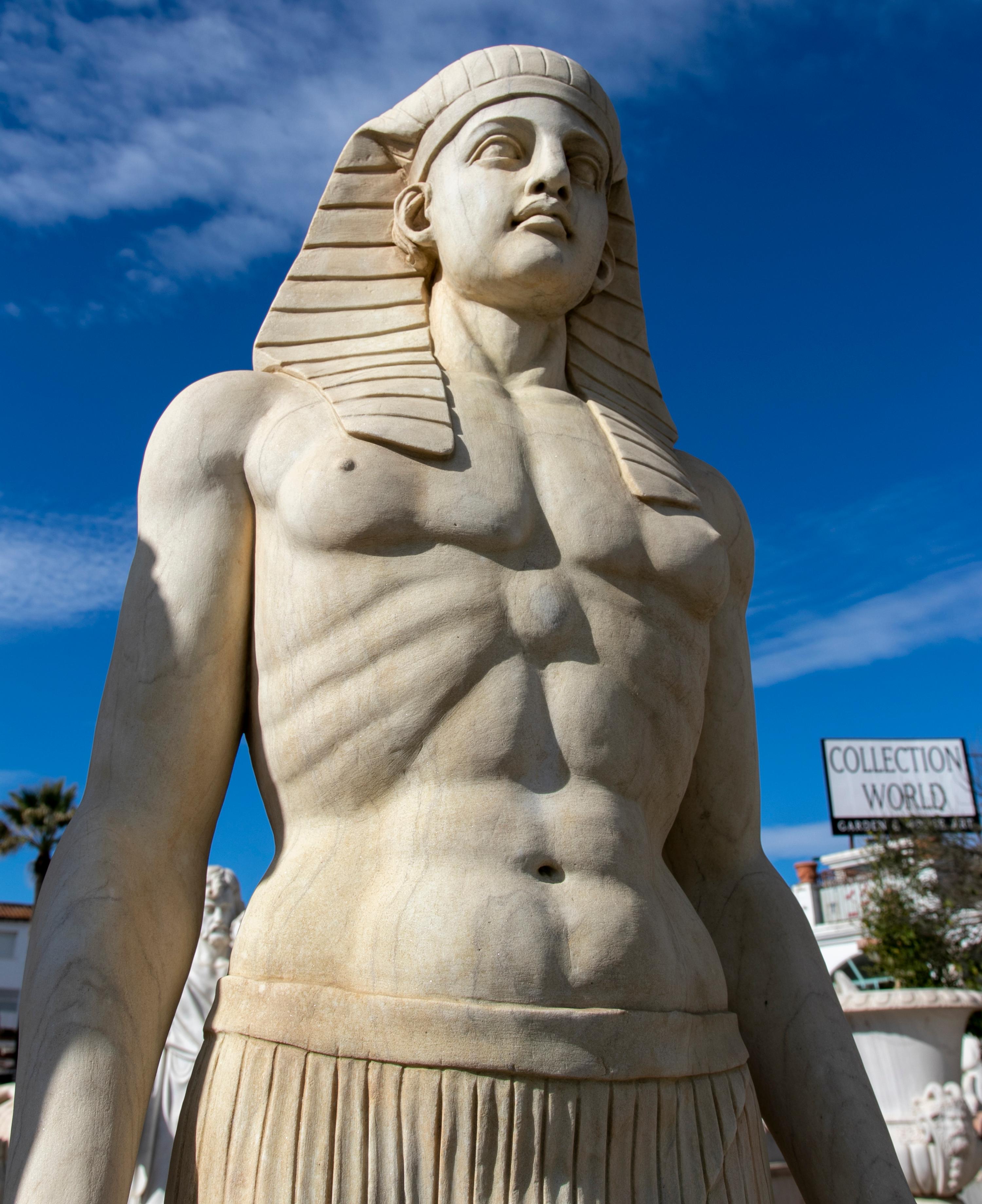 1990s Spanish Hand Carved Aged Carrara White Marble Egyptian King Sculpture In Good Condition For Sale In Marbella, ES