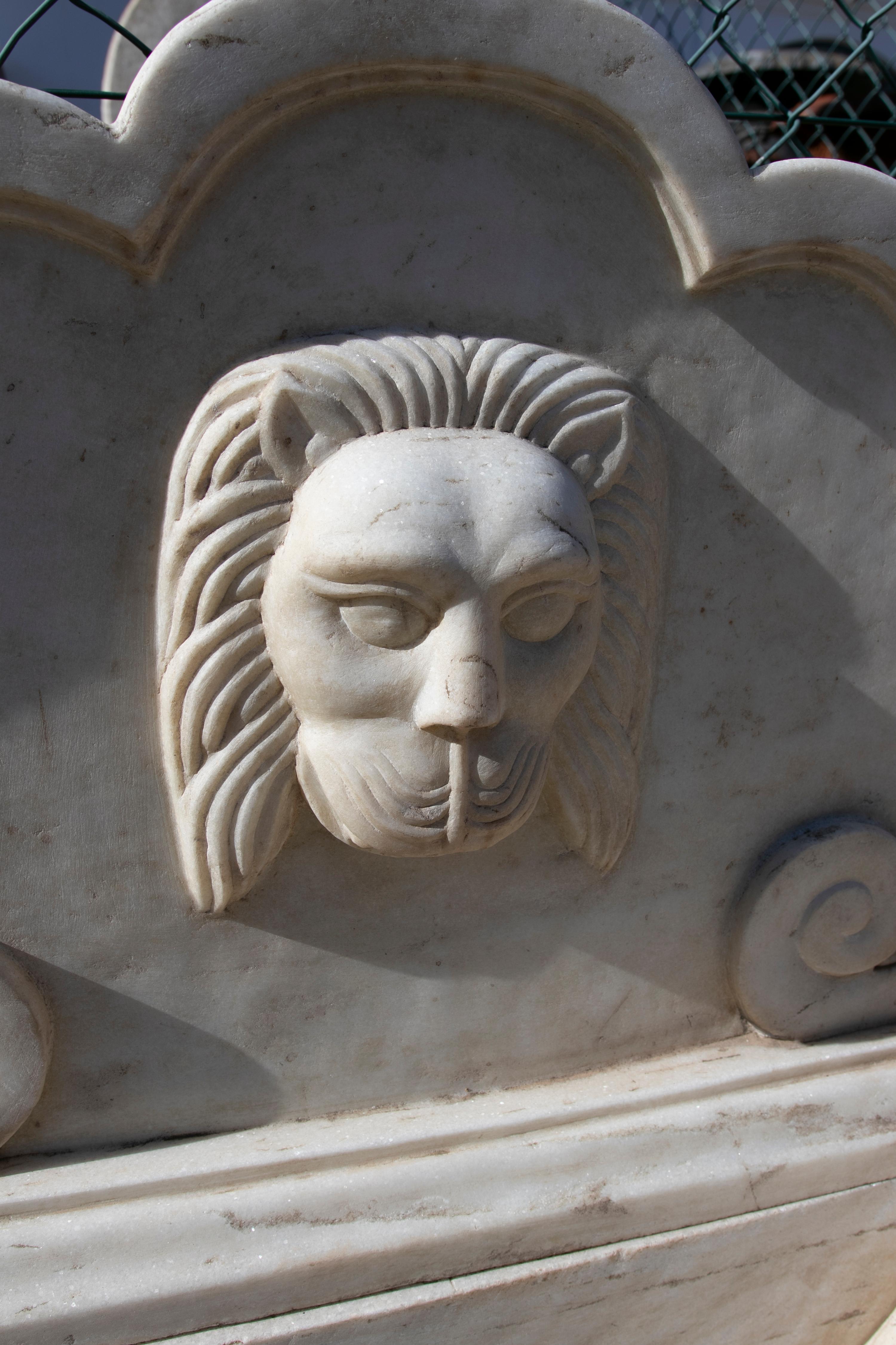 1990s Hand Carved Aged Macael White Marble Wall Fountain w/ Mascaron In Good Condition In Marbella, ES