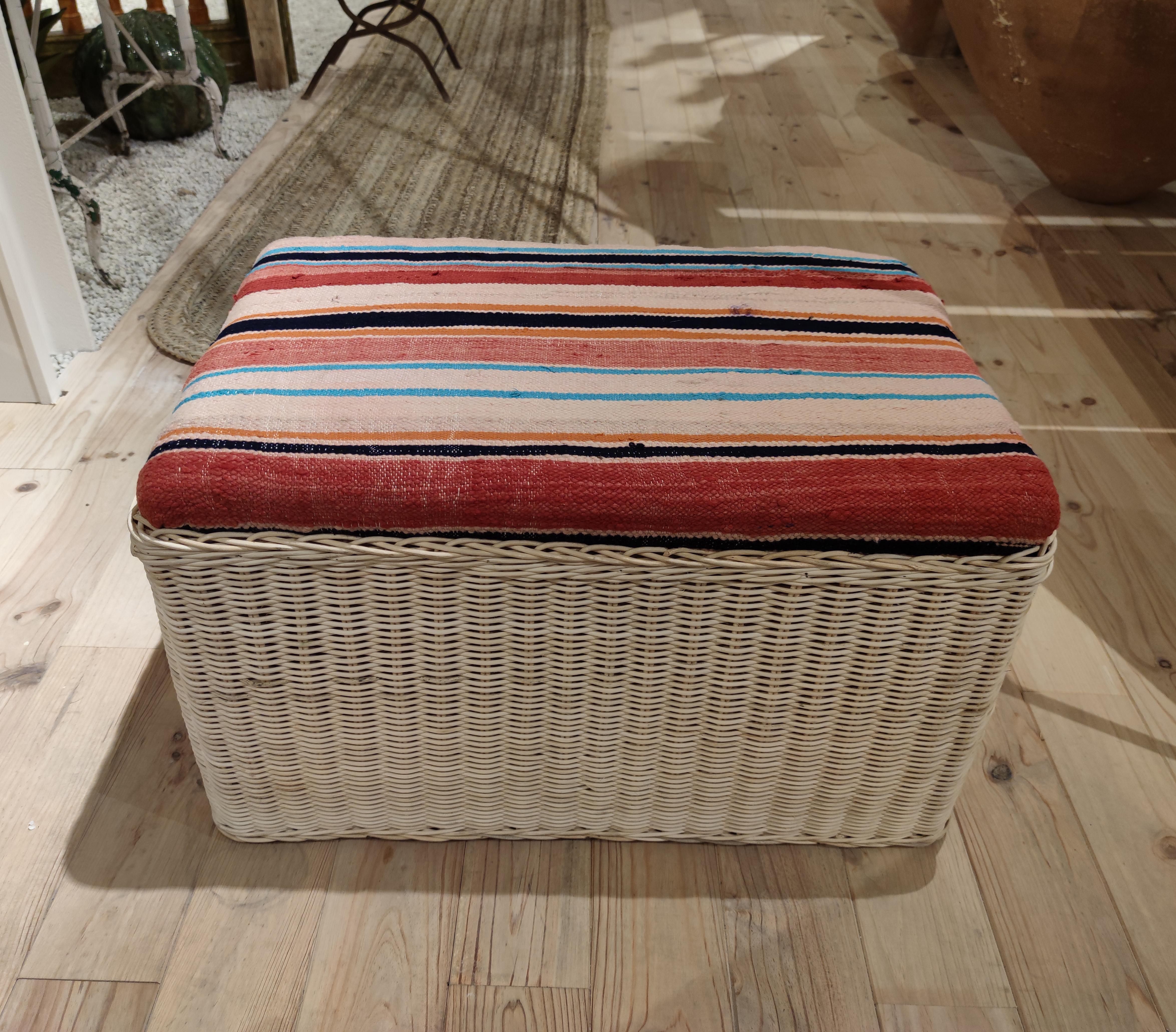 1990s Spanish Hand Woven Wicker Long Stool or Bench w/ Antique Upholstery In Good Condition In Marbella, ES