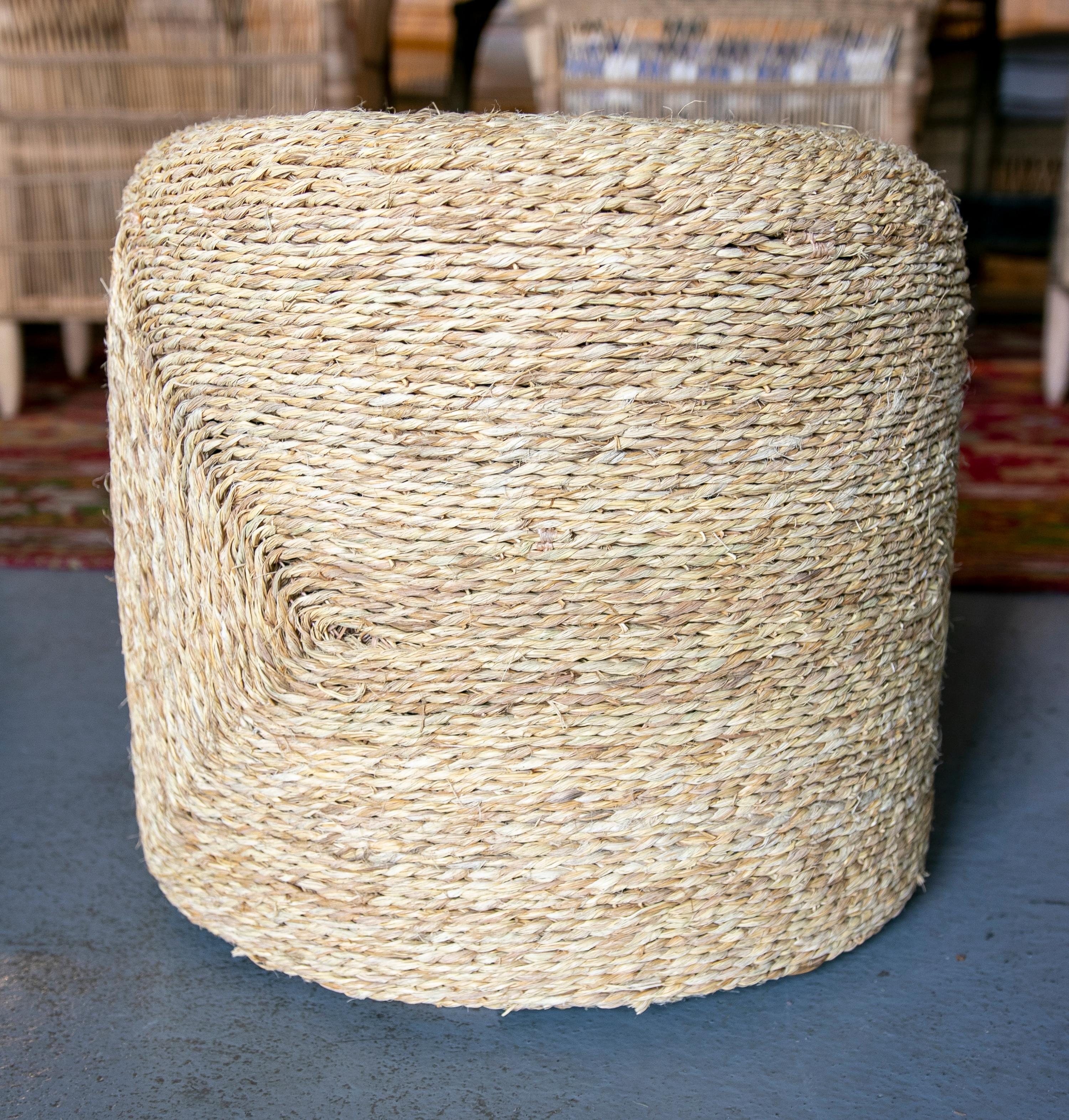 1990s Spanish Hand Woven Wicker Round Shaped Puff Seat For Sale 2