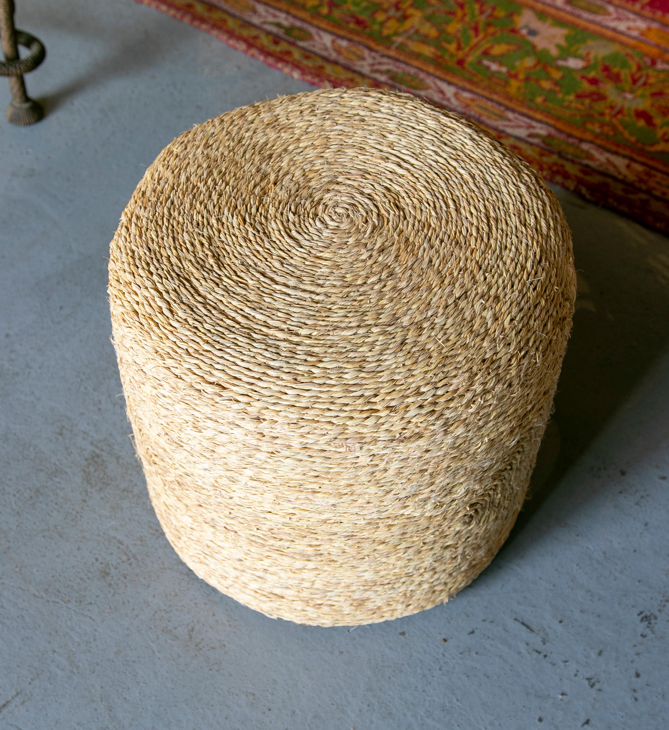 1990s Spanish Hand Woven Wicker Round Shaped Puff Seat For Sale 3