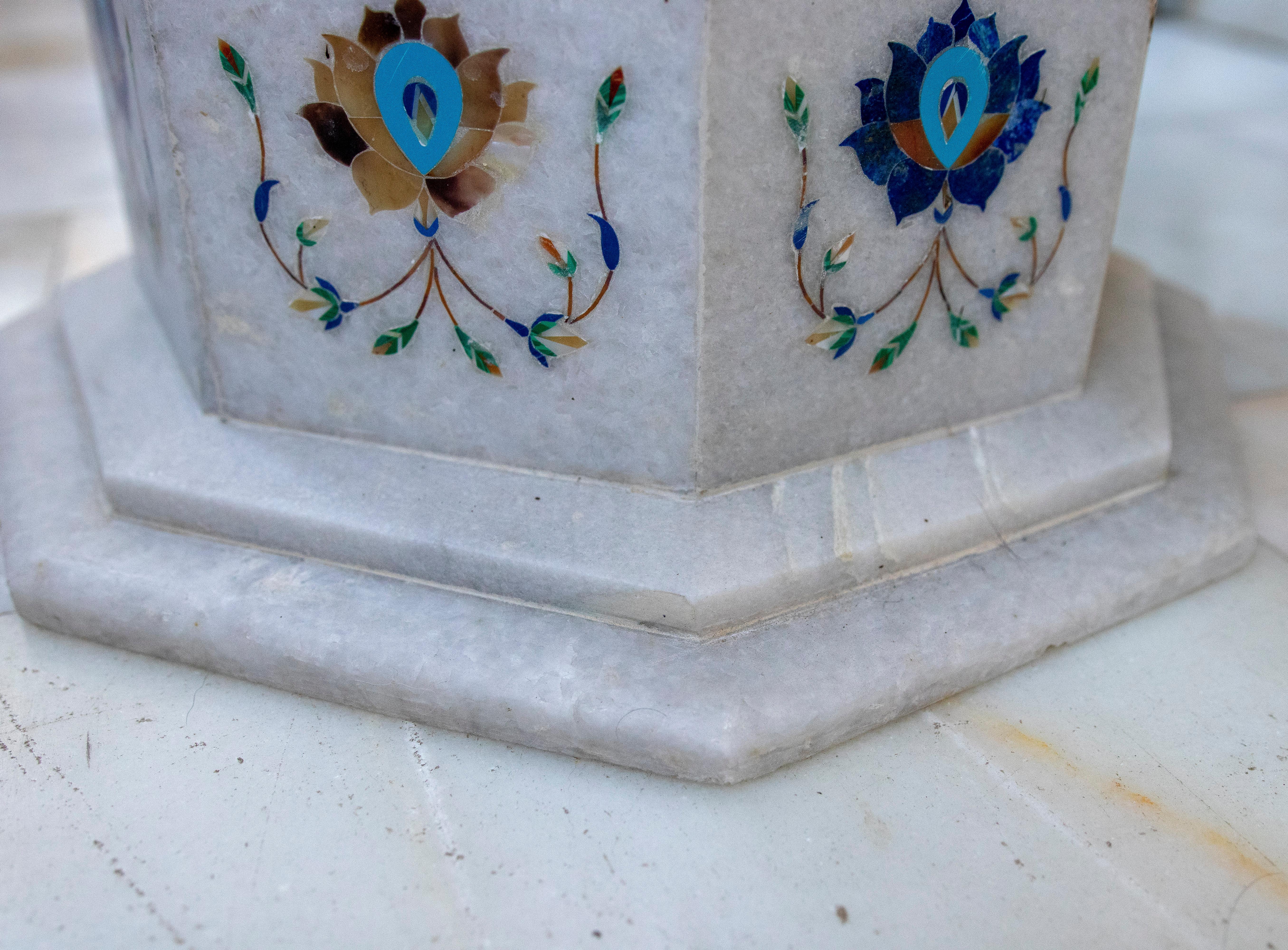 1990s Spanish Handmade Pietra Dura Inlay Mosaic Octagonal Side Table w/ Pedestal For Sale 8