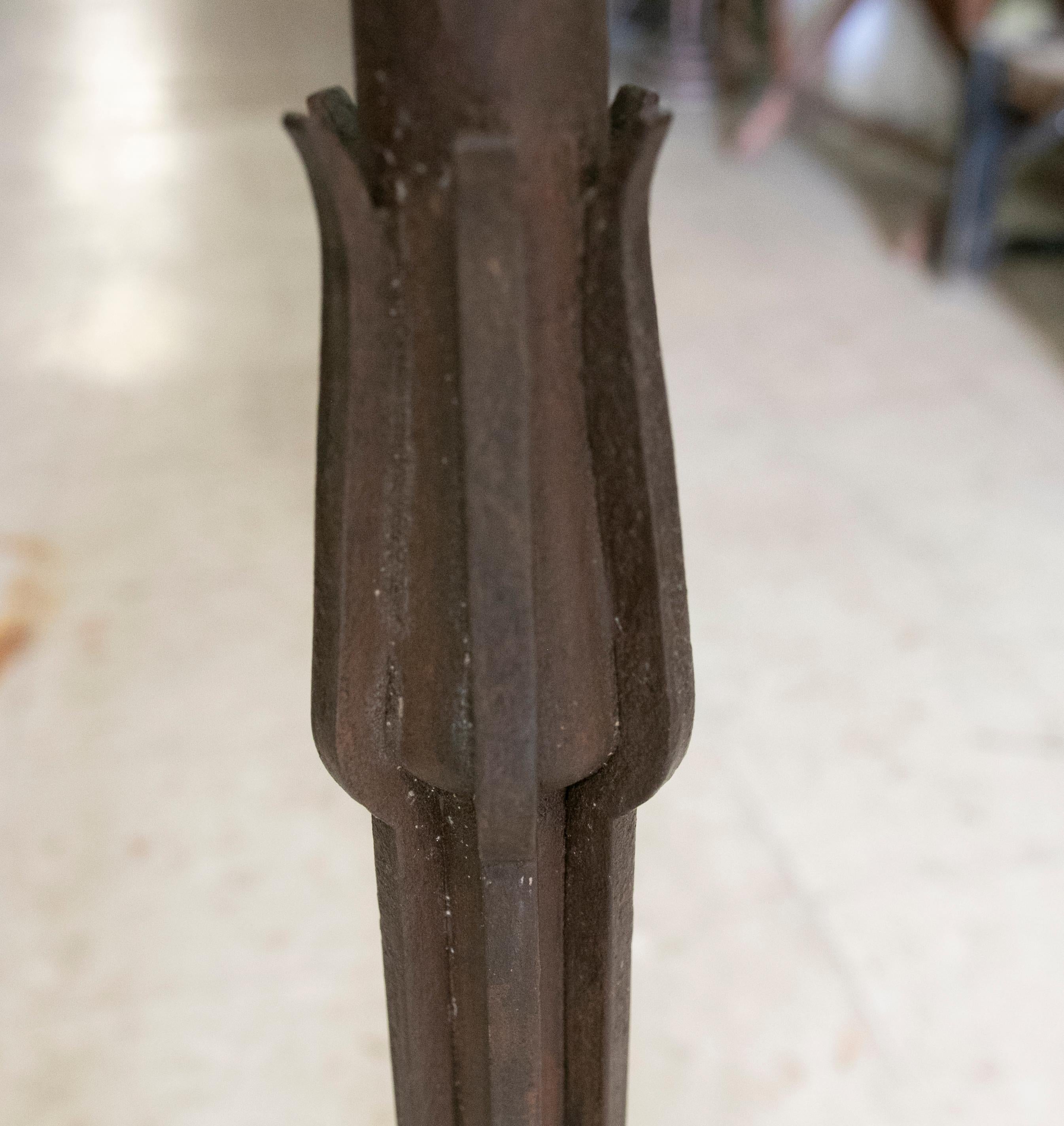 1990s Spanish Iron Floor Lamp In Good Condition For Sale In Marbella, ES