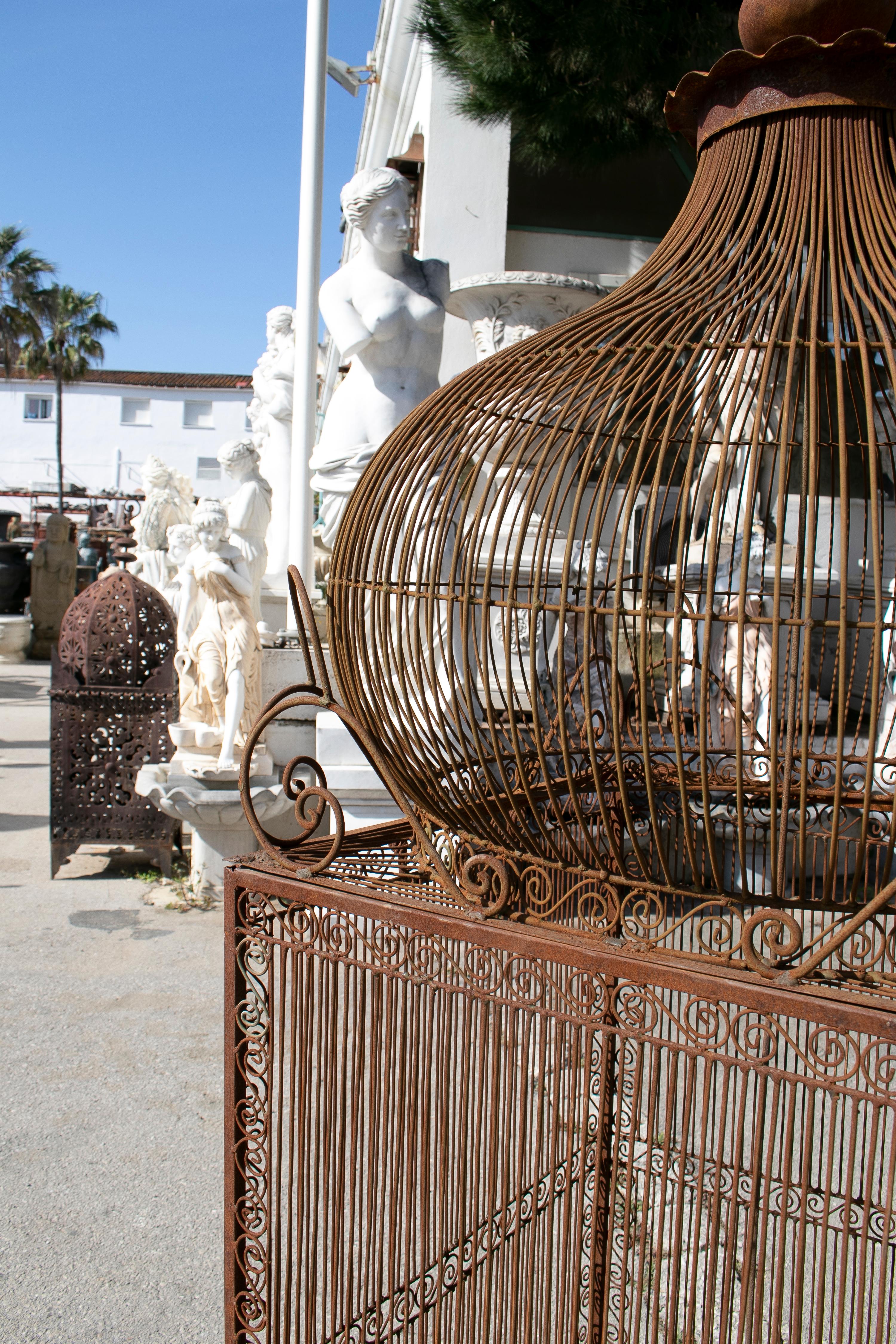 1990s Spanish Large Wrought Iron Bird Cage with Dome In Good Condition In Marbella, ES