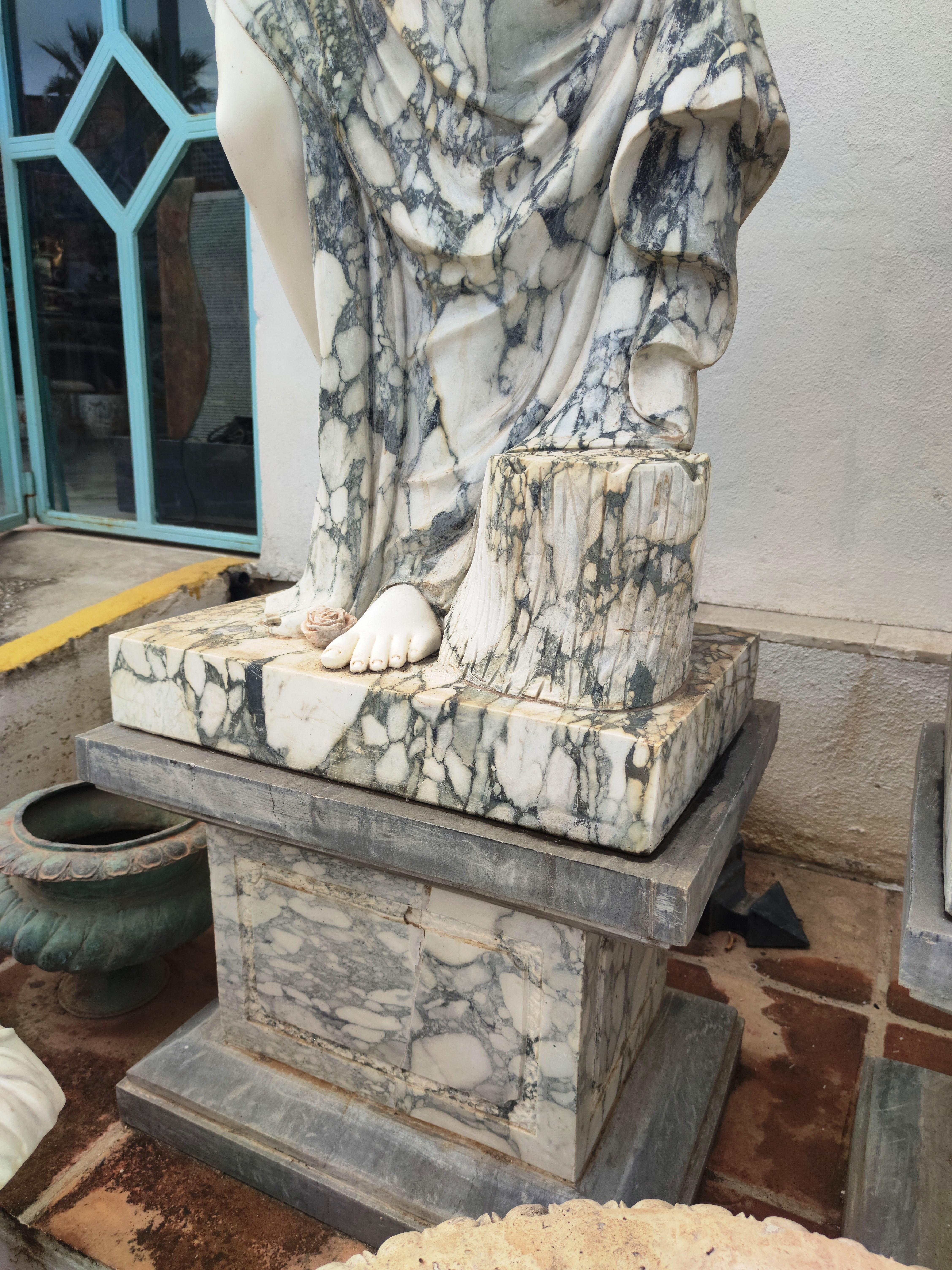 1990s Spanish Monumental Set of Four Seasons Marble Sculptures w/ Bases In Good Condition In Marbella, ES