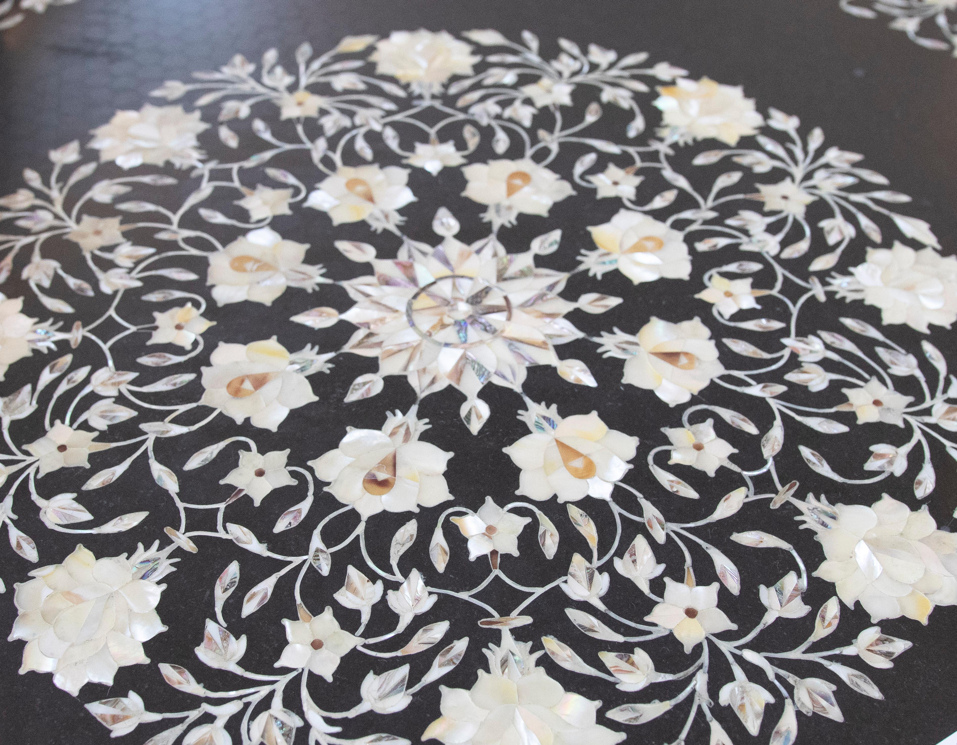 European 1990s Spanish Mother of Pearl Pietra Dura Inlay Mosaic Octagonal Side Table For Sale