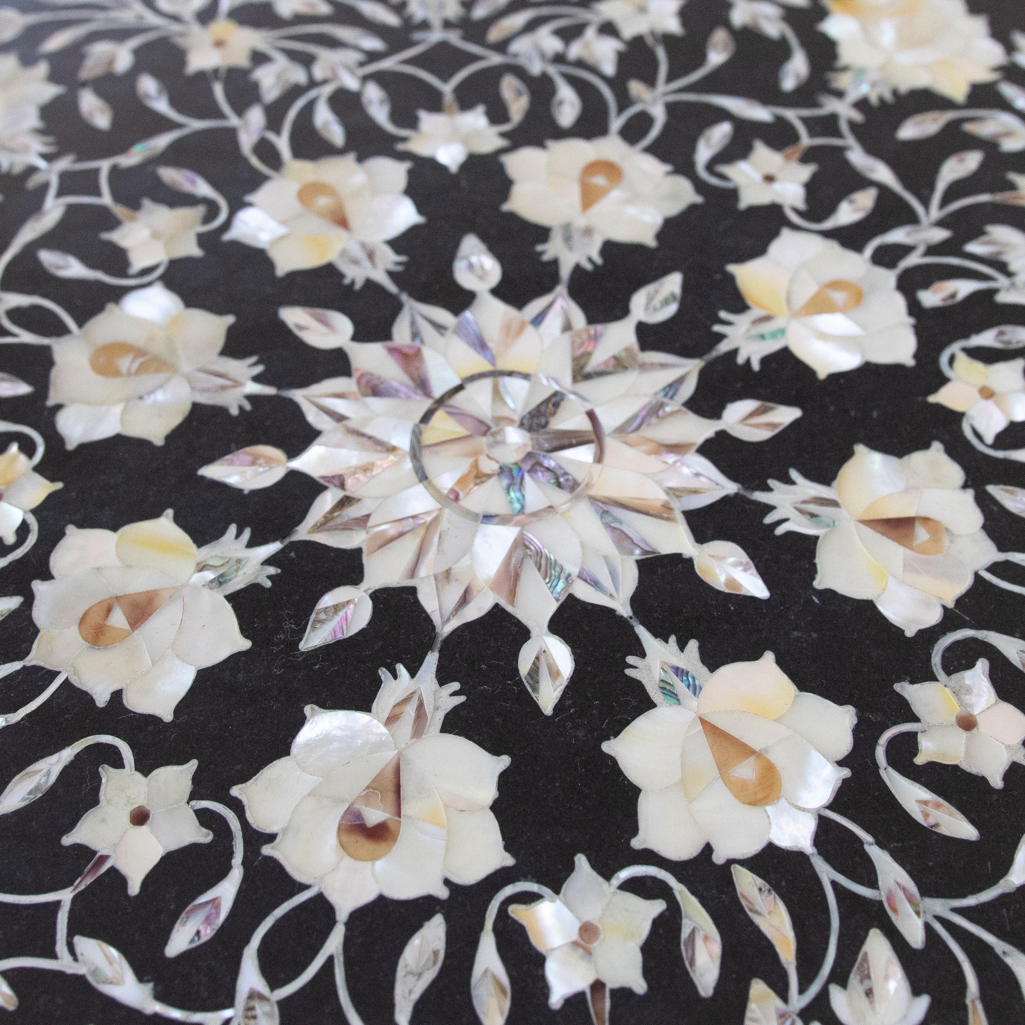 1990s Spanish Mother of Pearl Pietra Dura Inlay Mosaic Octagonal Side Table In Good Condition For Sale In Marbella, ES