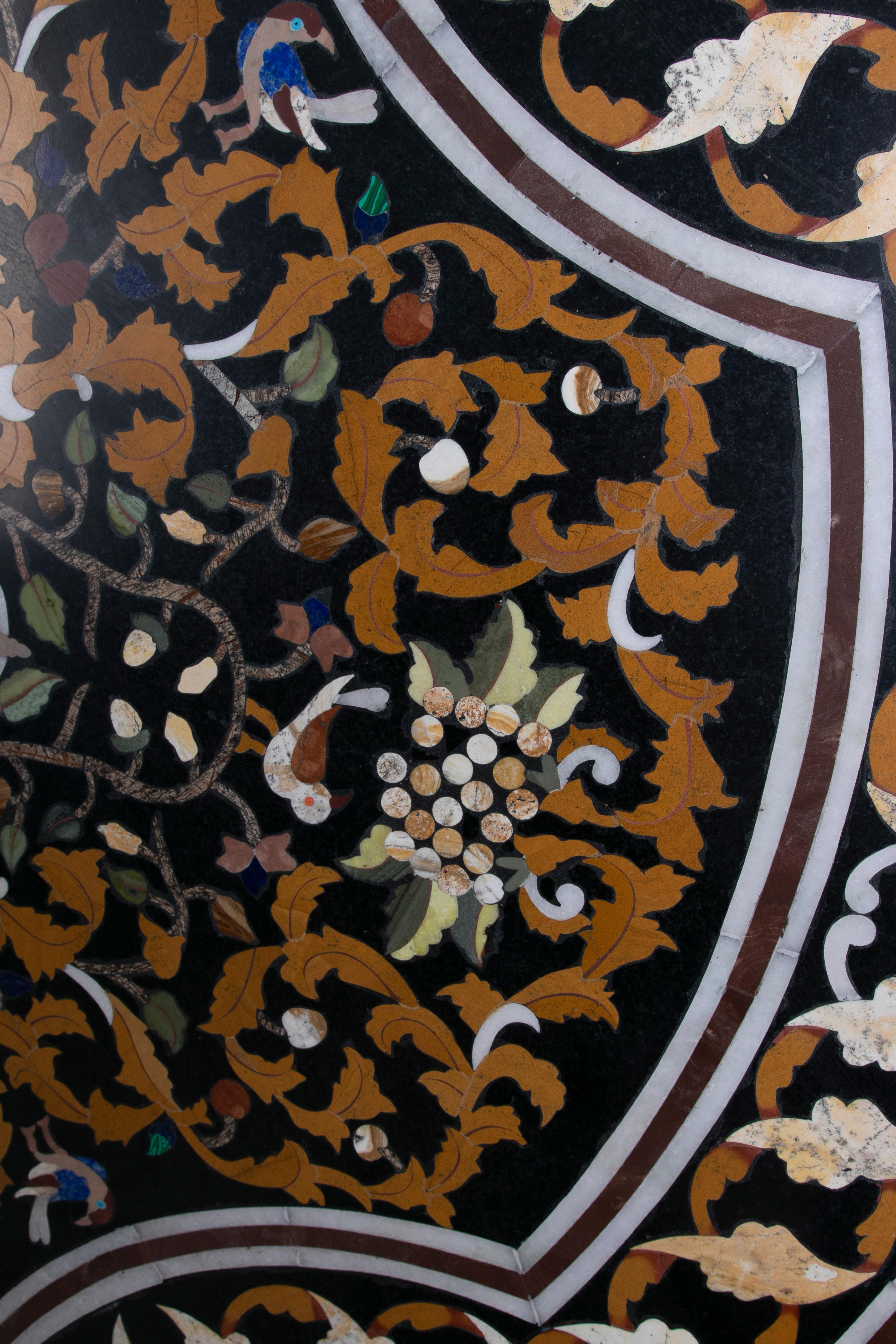 1990s Spanish Pietra Dura Mosaic Inlay Round Black Marble Table Top w/ Gemstones In Good Condition For Sale In Marbella, ES