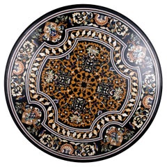 1990 Spanish Pietra Dura Mosaic Round Black Marble Table Top with Gemstones (table en marbre noir incrusté)
