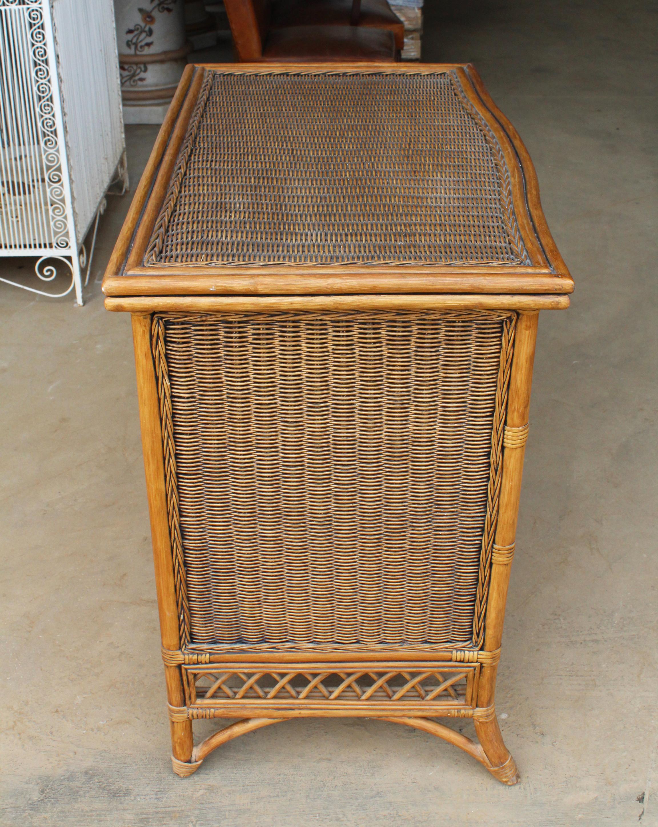 1990s Spanish Wicker and Bamboo Three-Drawer Chest In Good Condition In Marbella, ES