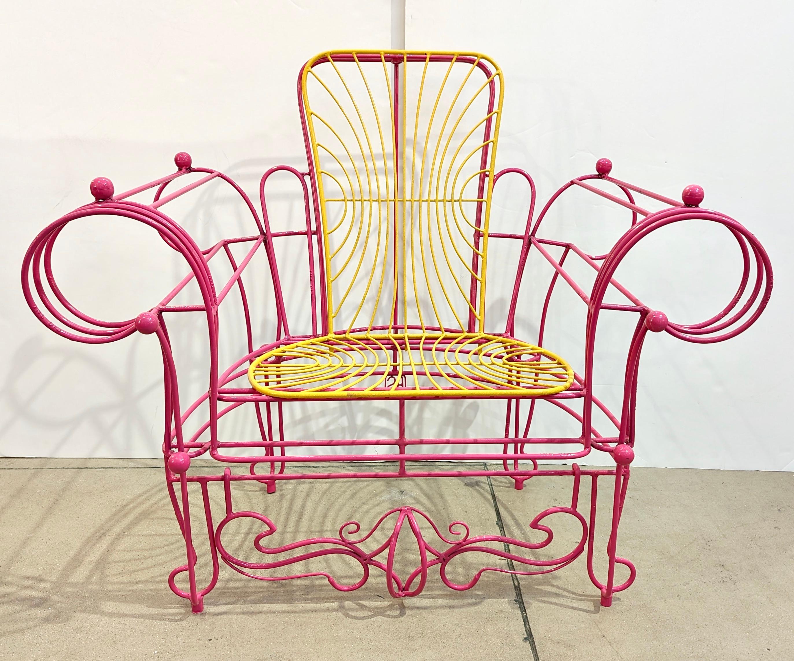 Cette paire de fauteuils amusants est un design moderne organique unique fabriqué et signé par l'artiste italien Anacleto Spazzapan (Luino, Italie - 1943). Très fonctionnels pour leur utilisation ludique à l'intérieur comme à l'extérieur. La