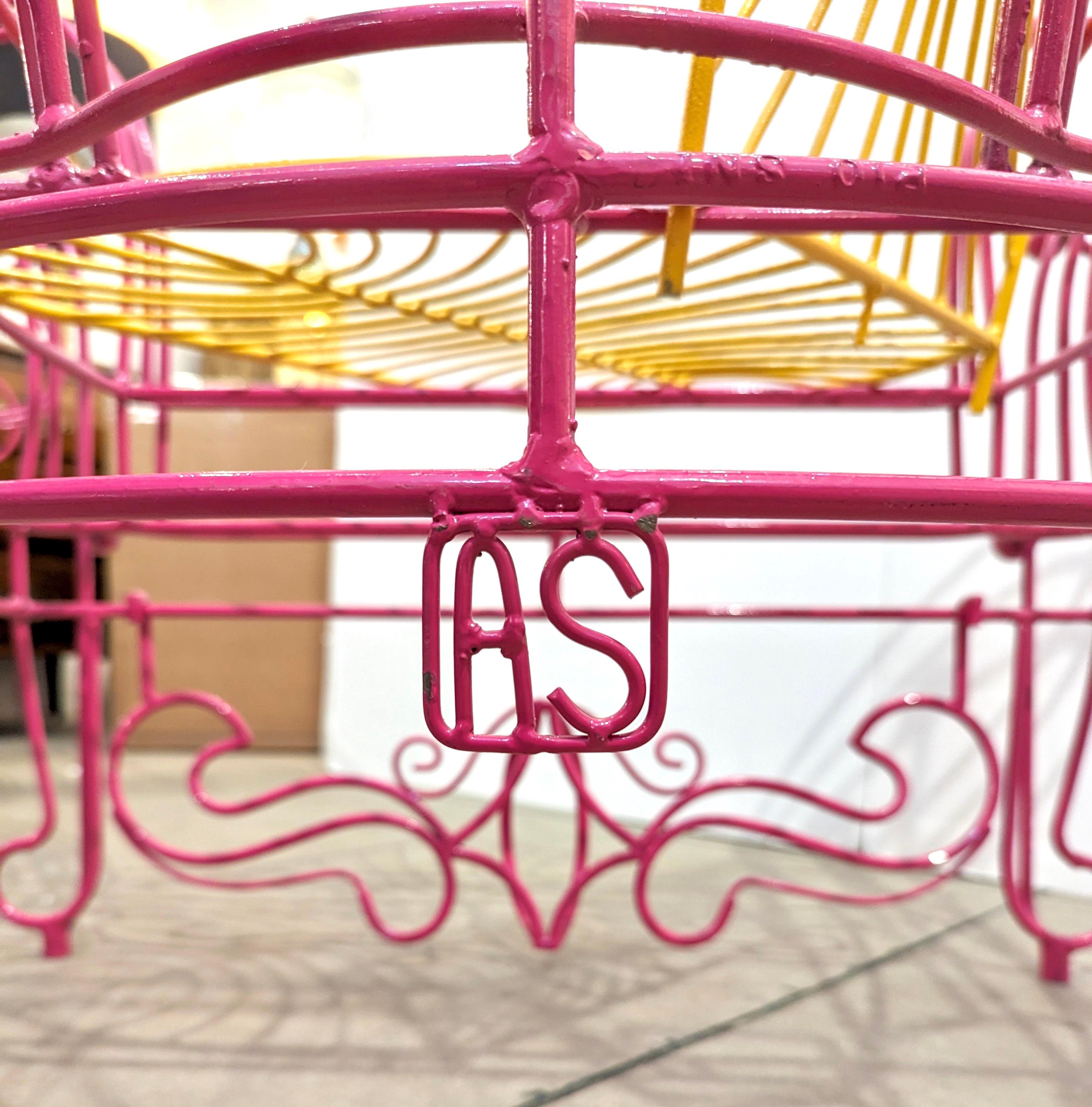 Paire de fauteuils Pop Art italiens Spazzapan des années 1990, sculptures en métal rose et jaune en vente 1