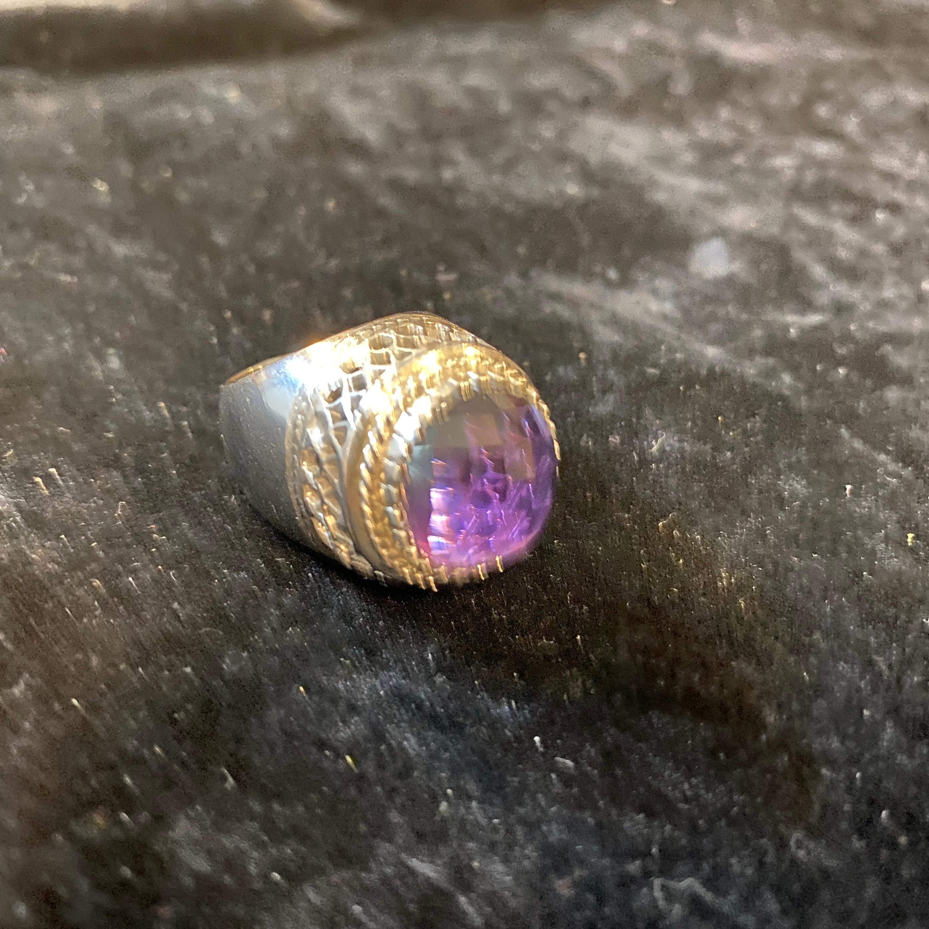 A lovely cocktail ring designed and manufactured in Italy in the Nineties by Anomis. The faceted hydrothermal quartz it's in perfect conditions, the ring it hasn't been never used