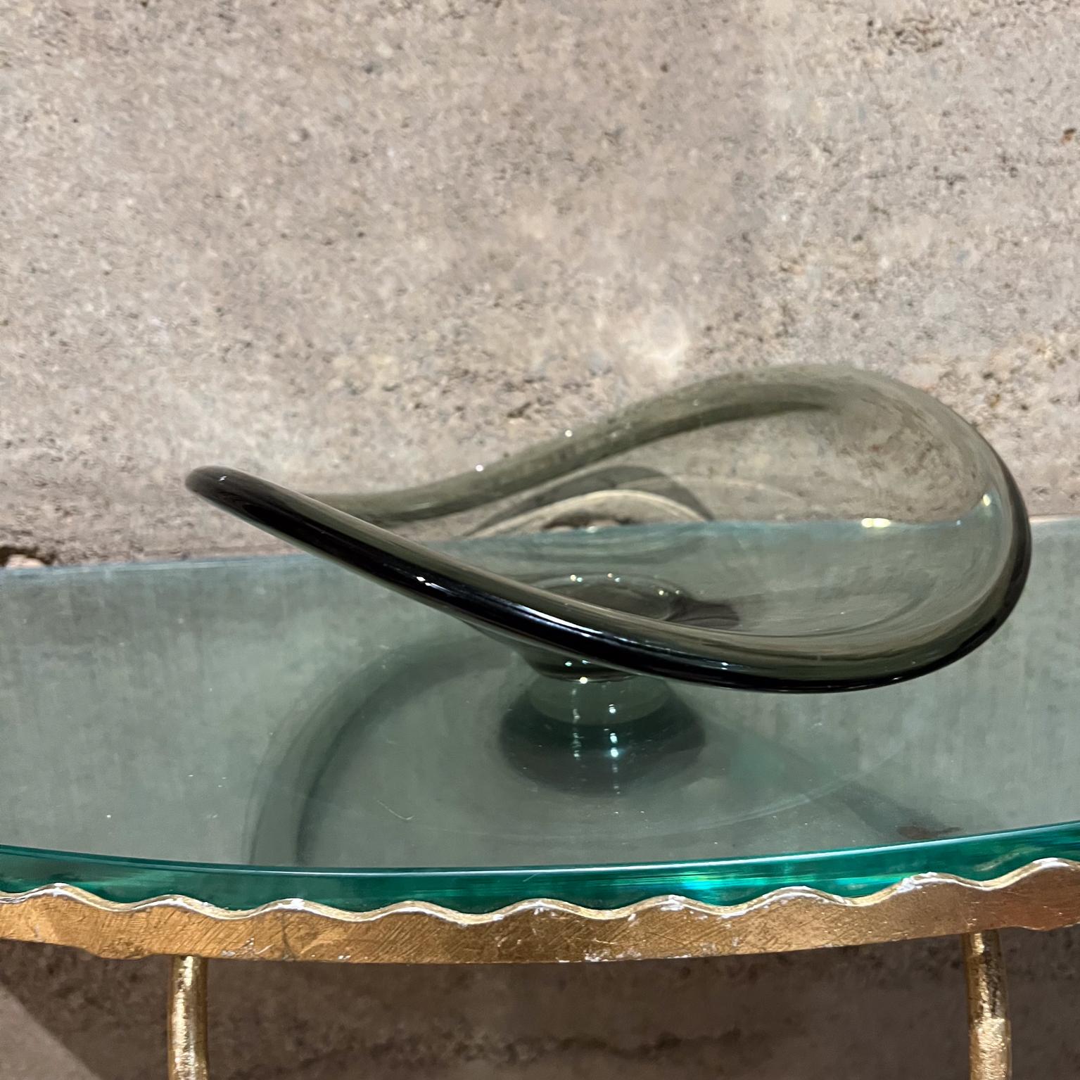1990s Studio Art Glass Bowl Sculptural Pedestal Dish In Good Condition For Sale In Chula Vista, CA