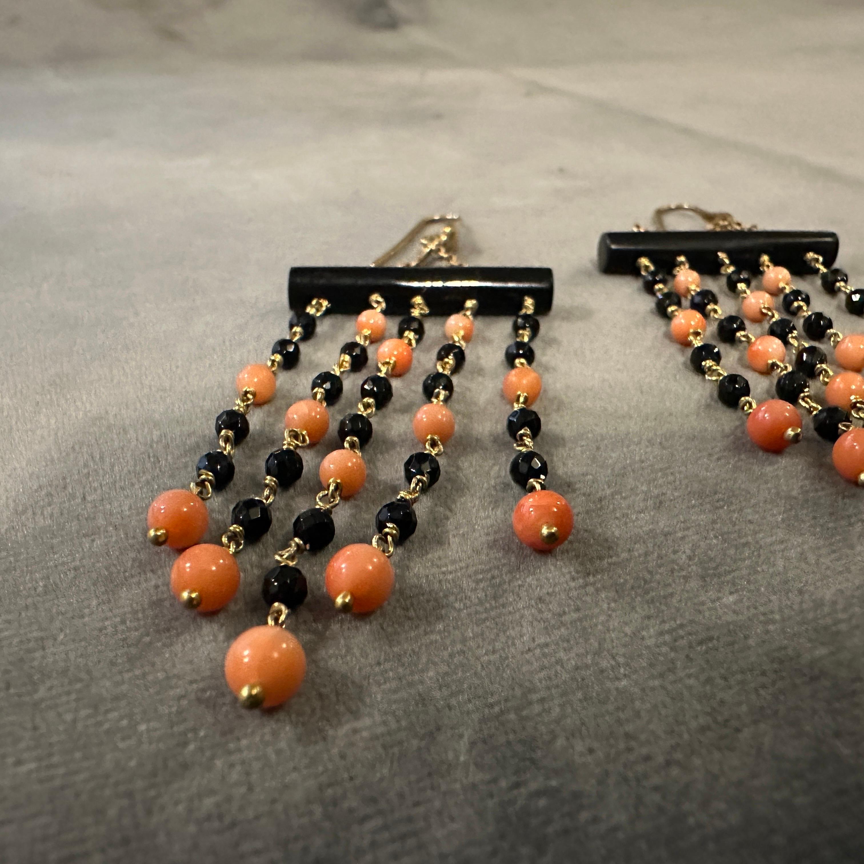 1990s Stunning Onyx and Sciacca Coral Chandelier Earrings by Carola In New Condition For Sale In Aci Castello, IT