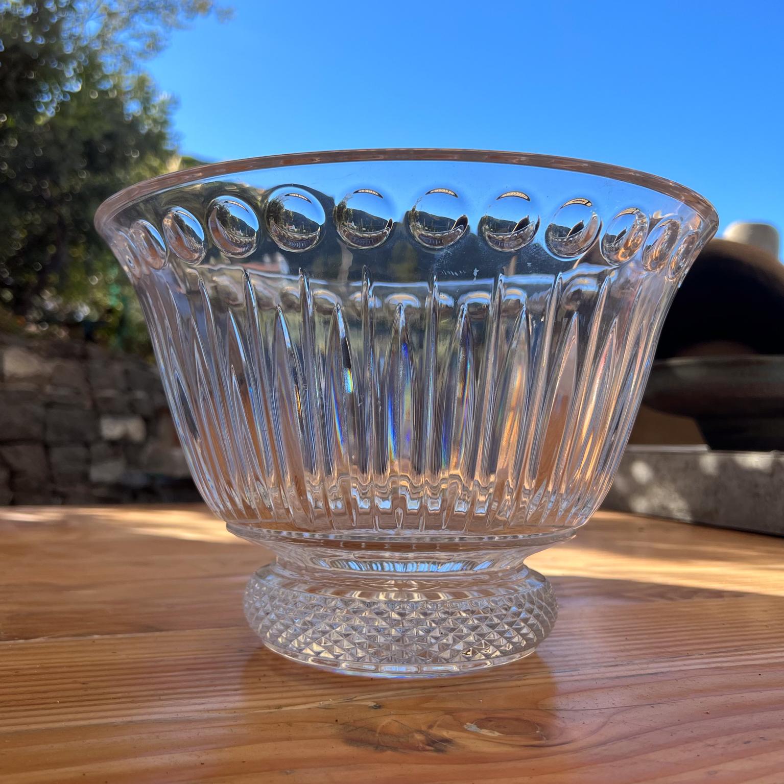 Sutton Place by Godinger
elegant crystal glass bowl
10.88 diameter x 7.38 H
Preowned original vintage condition.
Refer to images please.